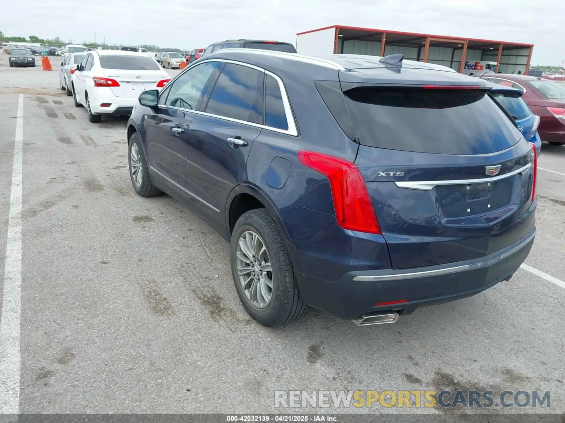 3 Фотография поврежденного автомобиля 1GYKNCRS7KZ199542 CADILLAC XT5 2019