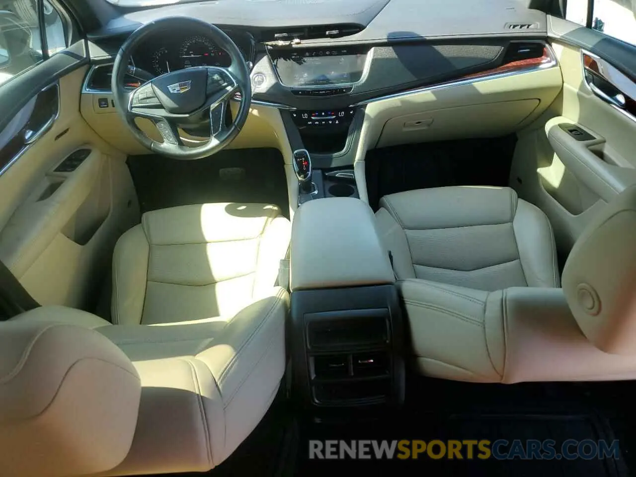 8 Photograph of a damaged car 1GYKNCRS7KZ221202 CADILLAC XT5 2019
