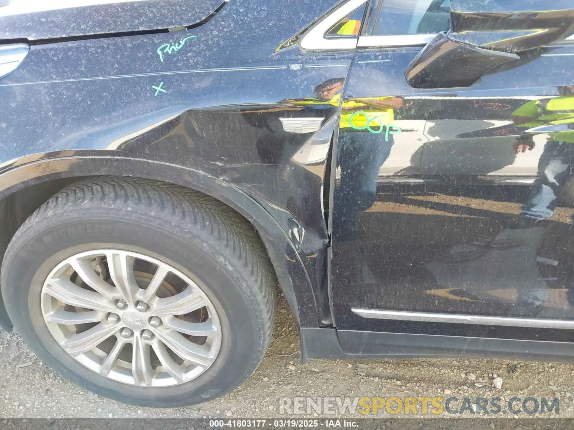 18 Фотография поврежденного автомобиля 1GYKNCRS8KZ174648 CADILLAC XT5 2019