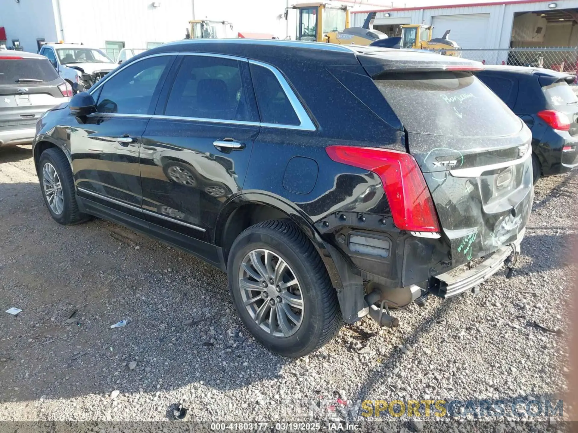 3 Фотография поврежденного автомобиля 1GYKNCRS8KZ174648 CADILLAC XT5 2019