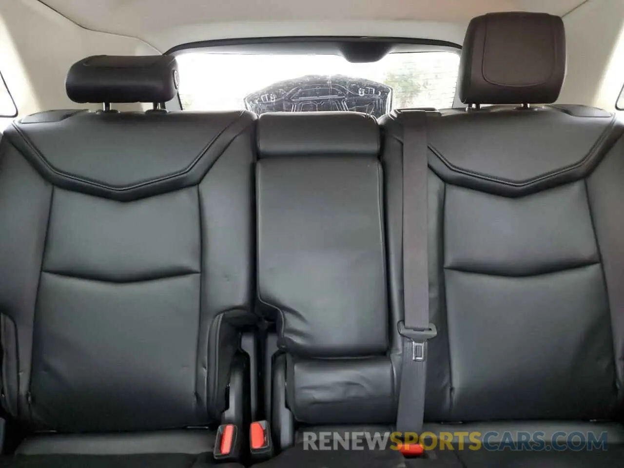 10 Photograph of a damaged car 1GYKNCRS9KZ236199 CADILLAC XT5 2019