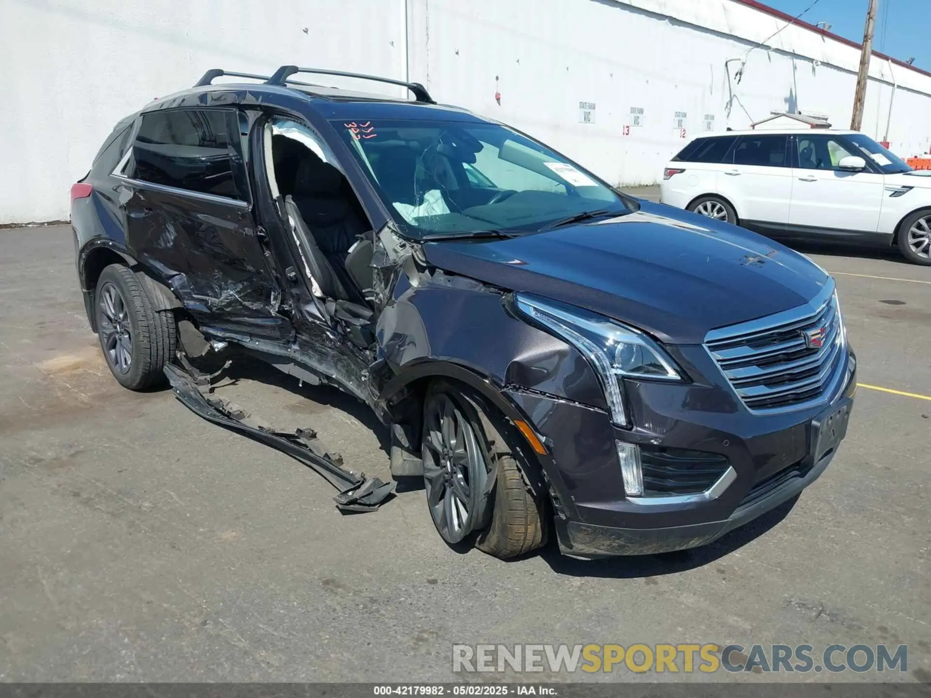 1 Photograph of a damaged car 1GYKNDRS0KZ171524 CADILLAC XT5 2019