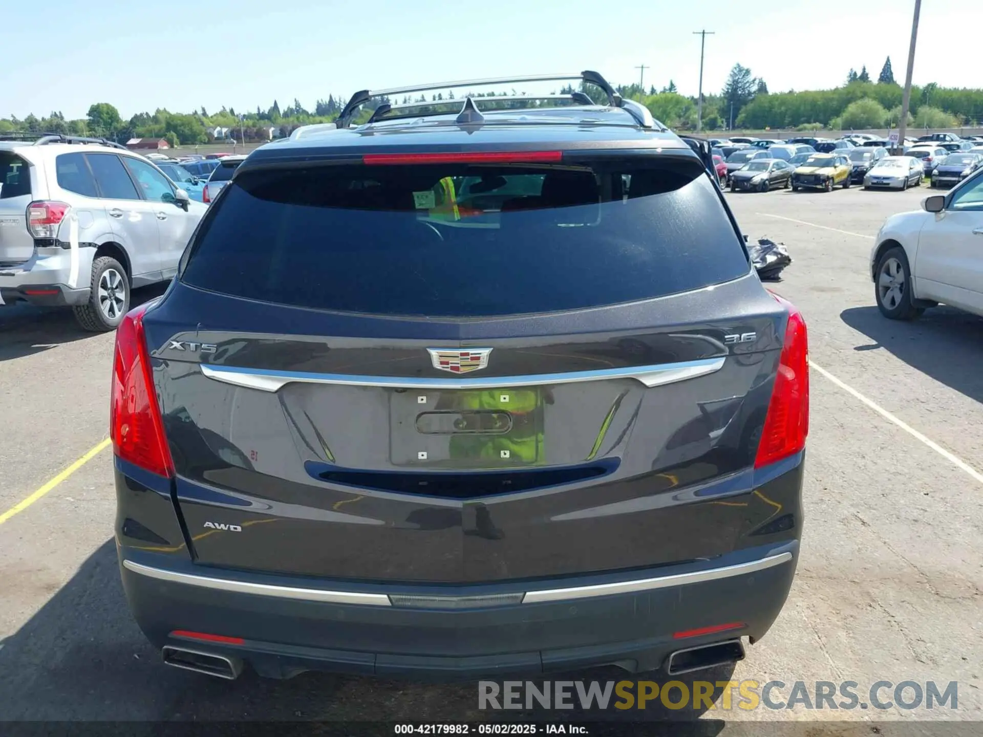 16 Photograph of a damaged car 1GYKNDRS0KZ171524 CADILLAC XT5 2019
