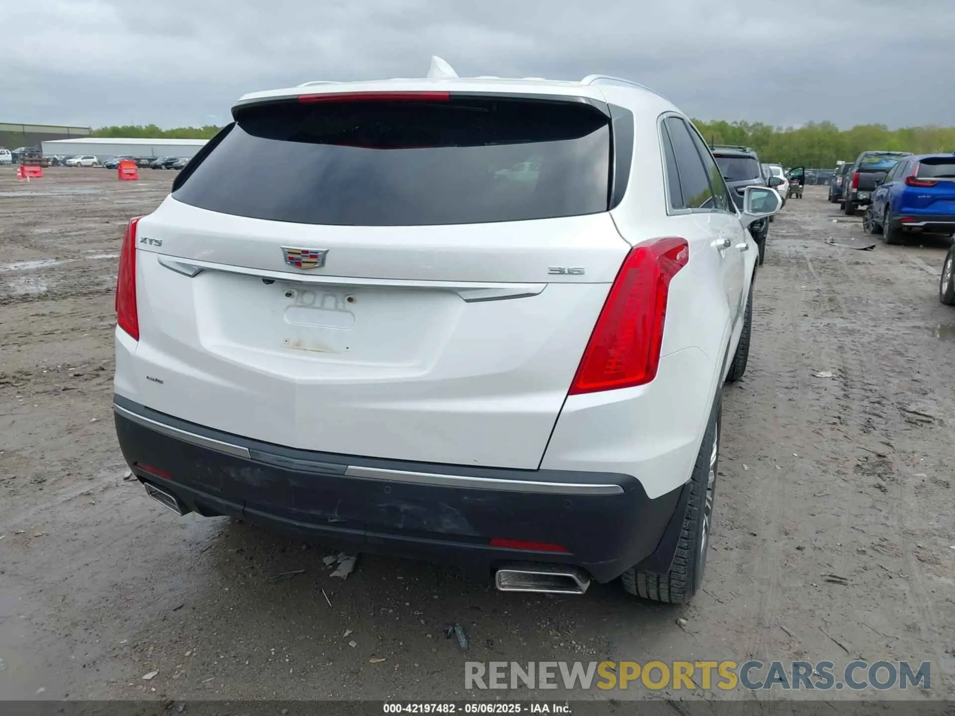 4 Photograph of a damaged car 1GYKNDRS0KZ233178 CADILLAC XT5 2019