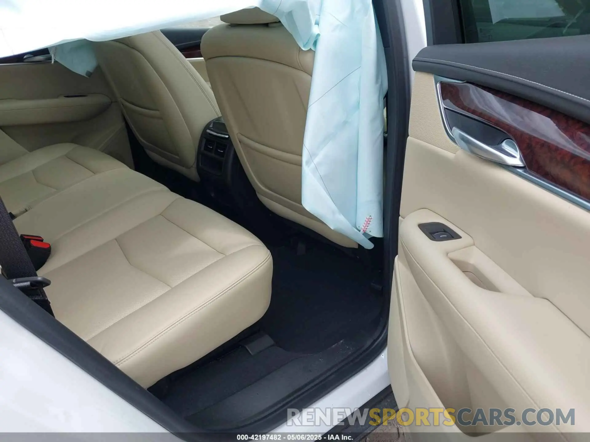8 Photograph of a damaged car 1GYKNDRS0KZ233178 CADILLAC XT5 2019