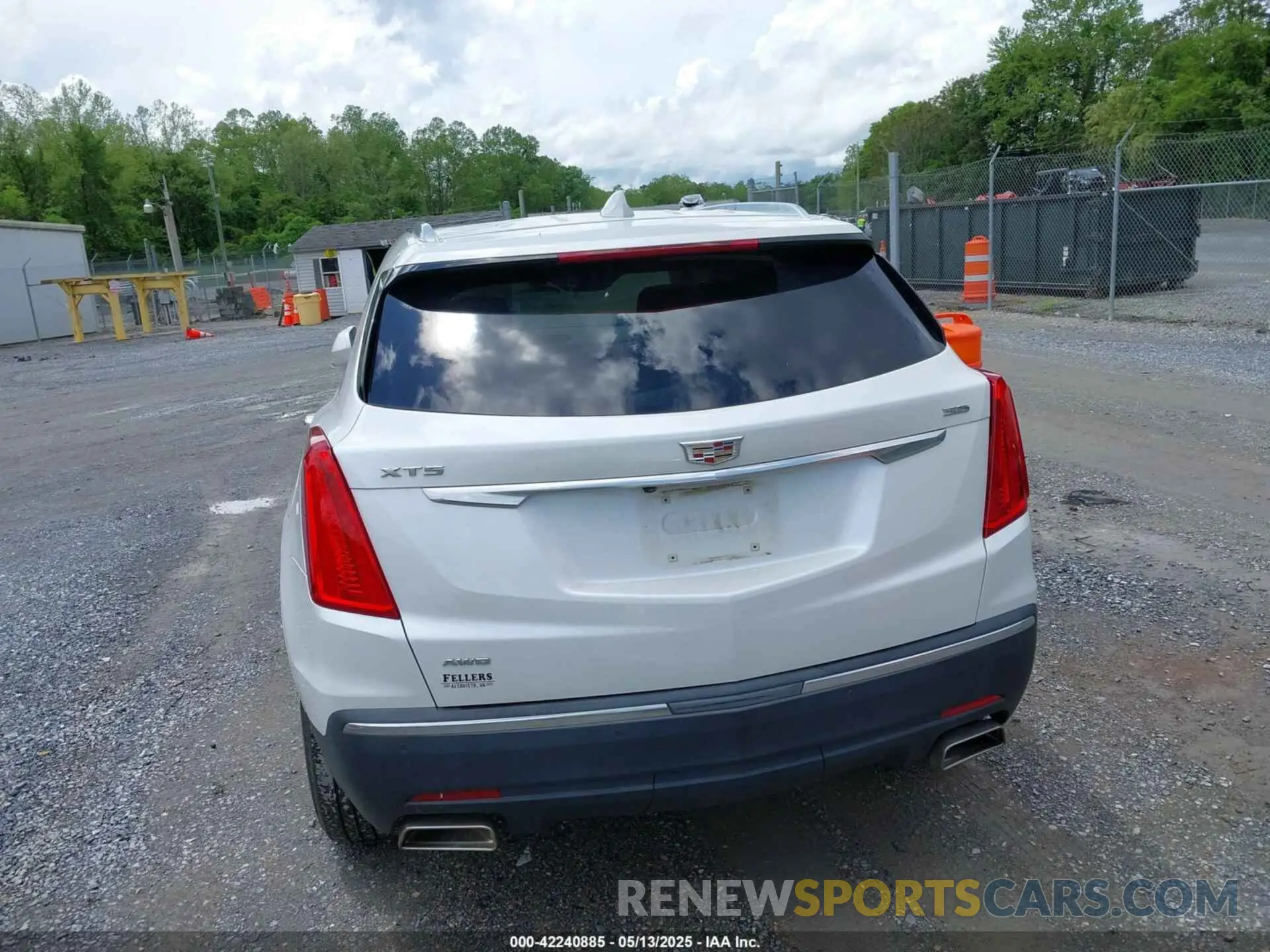 16 Photograph of a damaged car 1GYKNDRS4KZ239677 CADILLAC XT5 2019