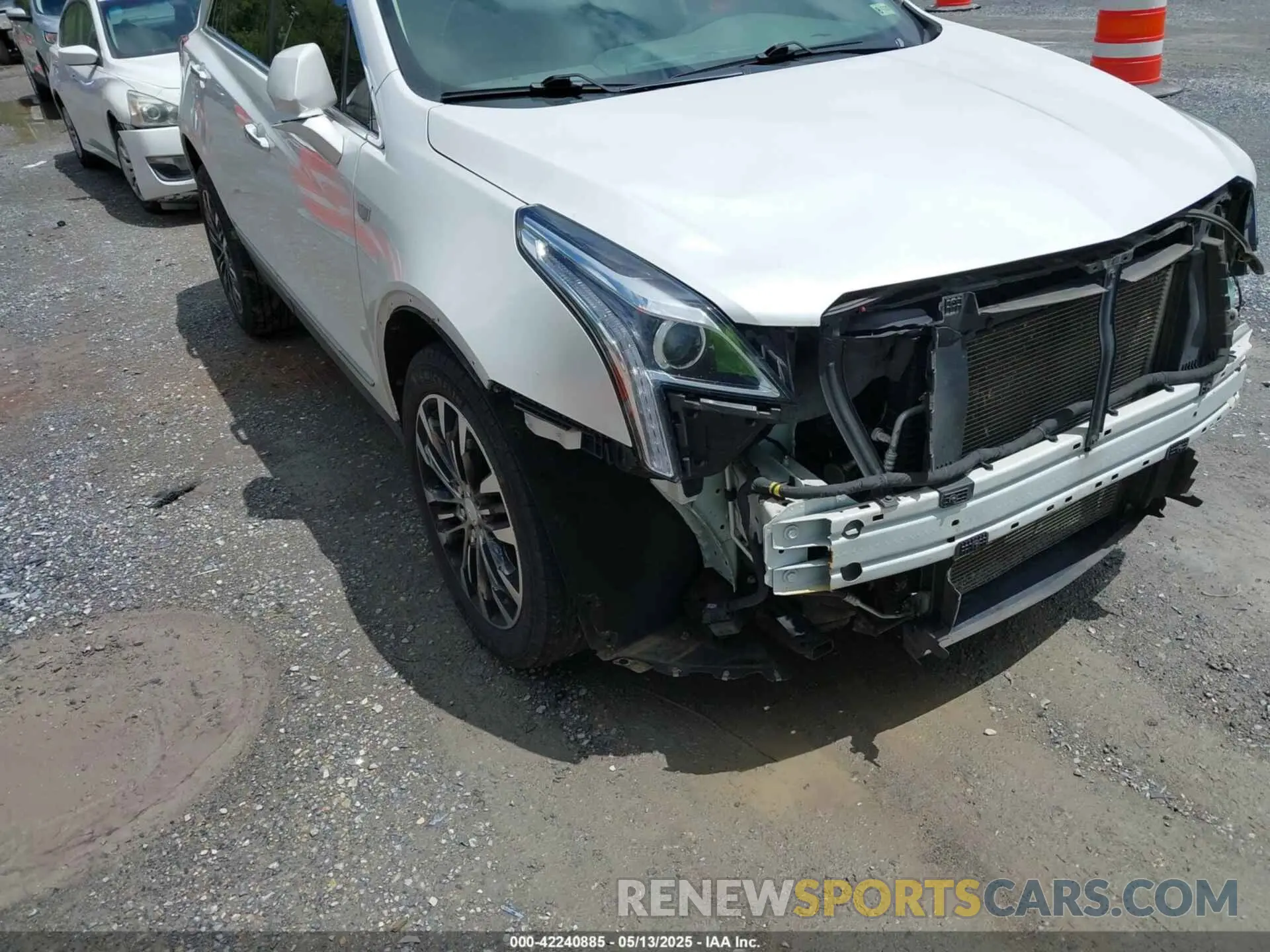 18 Photograph of a damaged car 1GYKNDRS4KZ239677 CADILLAC XT5 2019