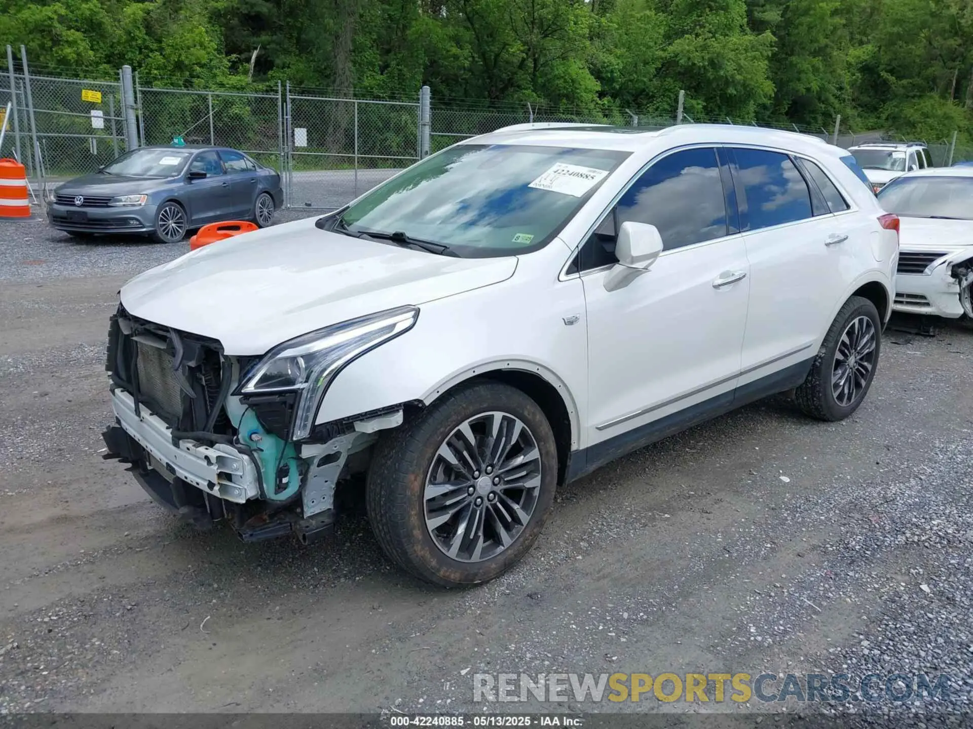 2 Photograph of a damaged car 1GYKNDRS4KZ239677 CADILLAC XT5 2019