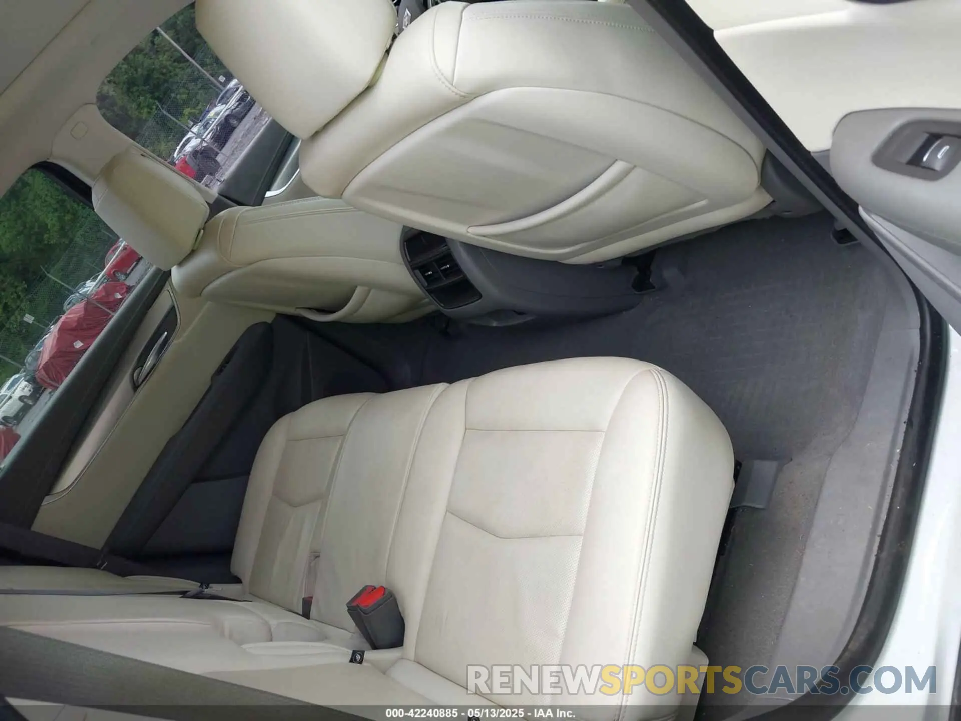 8 Photograph of a damaged car 1GYKNDRS4KZ239677 CADILLAC XT5 2019