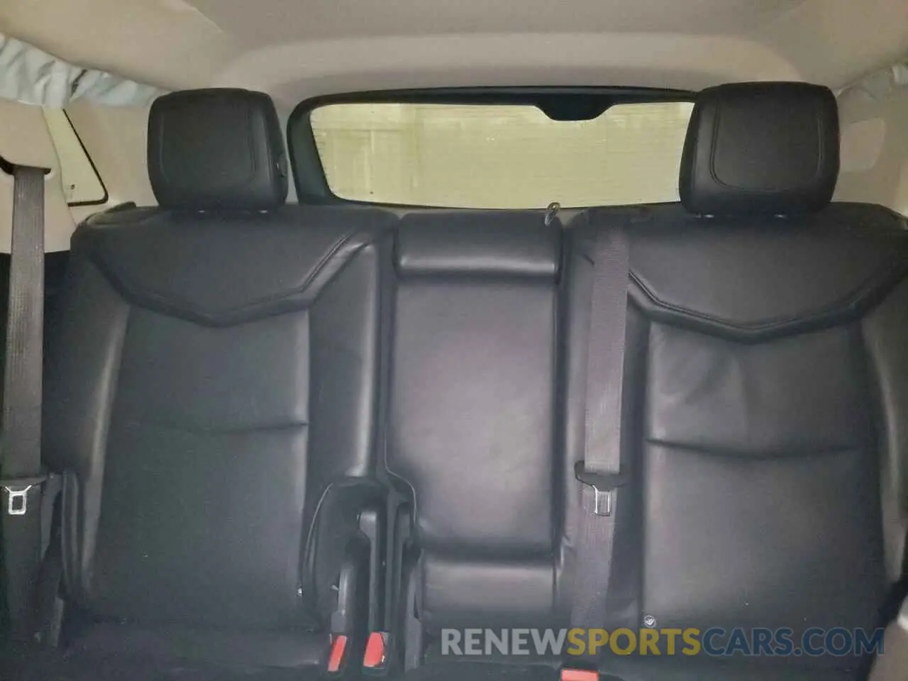 10 Photograph of a damaged car 1GYKNDRS5KZ299872 CADILLAC XT5 2019