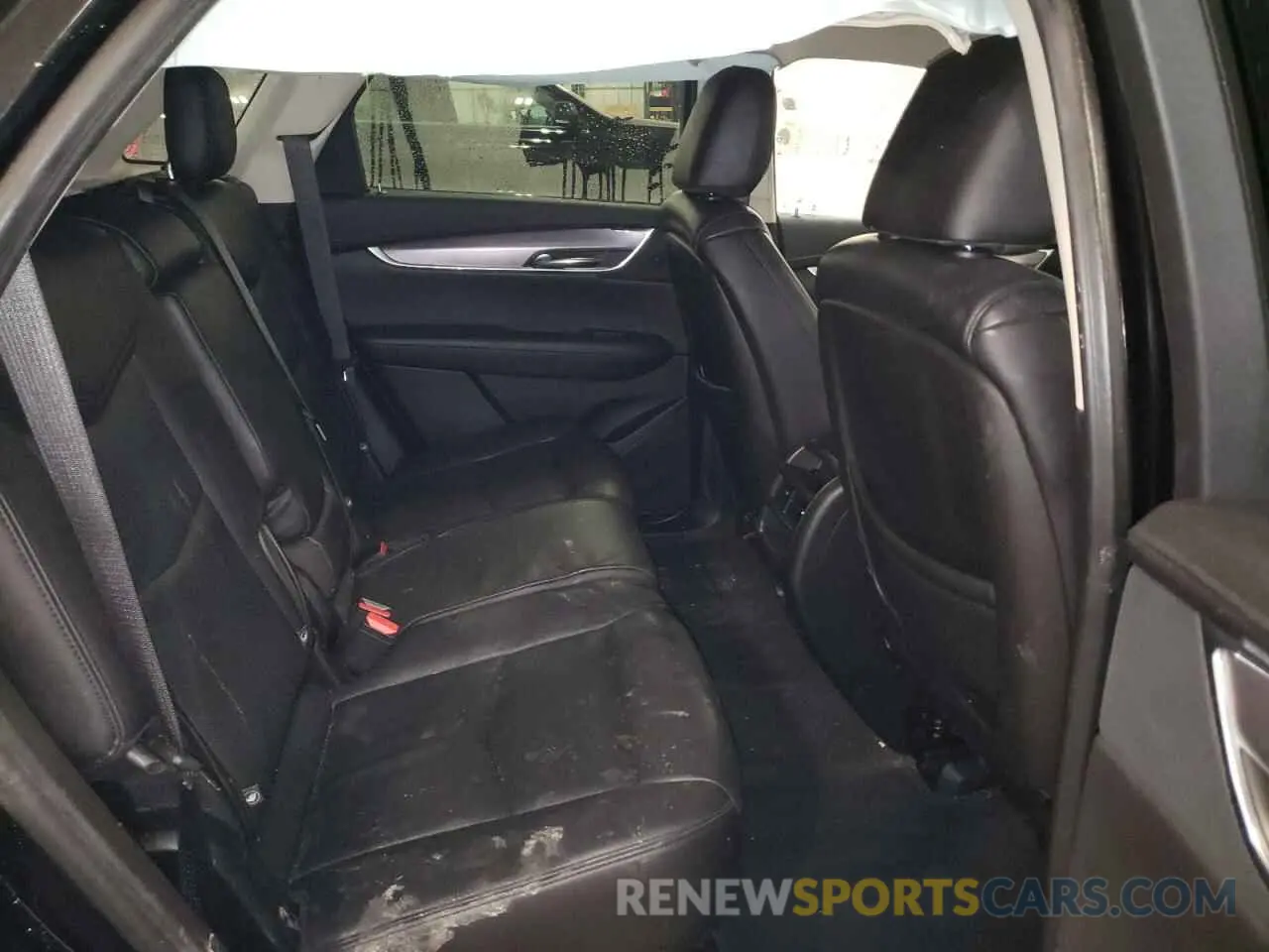 11 Photograph of a damaged car 1GYKNDRS5KZ299872 CADILLAC XT5 2019