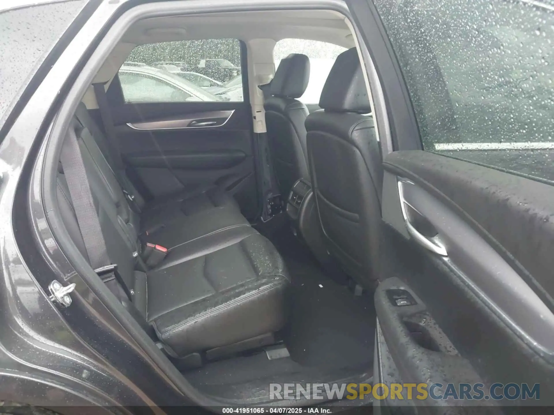 8 Photograph of a damaged car 1GYKNDRS6KZ113420 CADILLAC XT5 2019