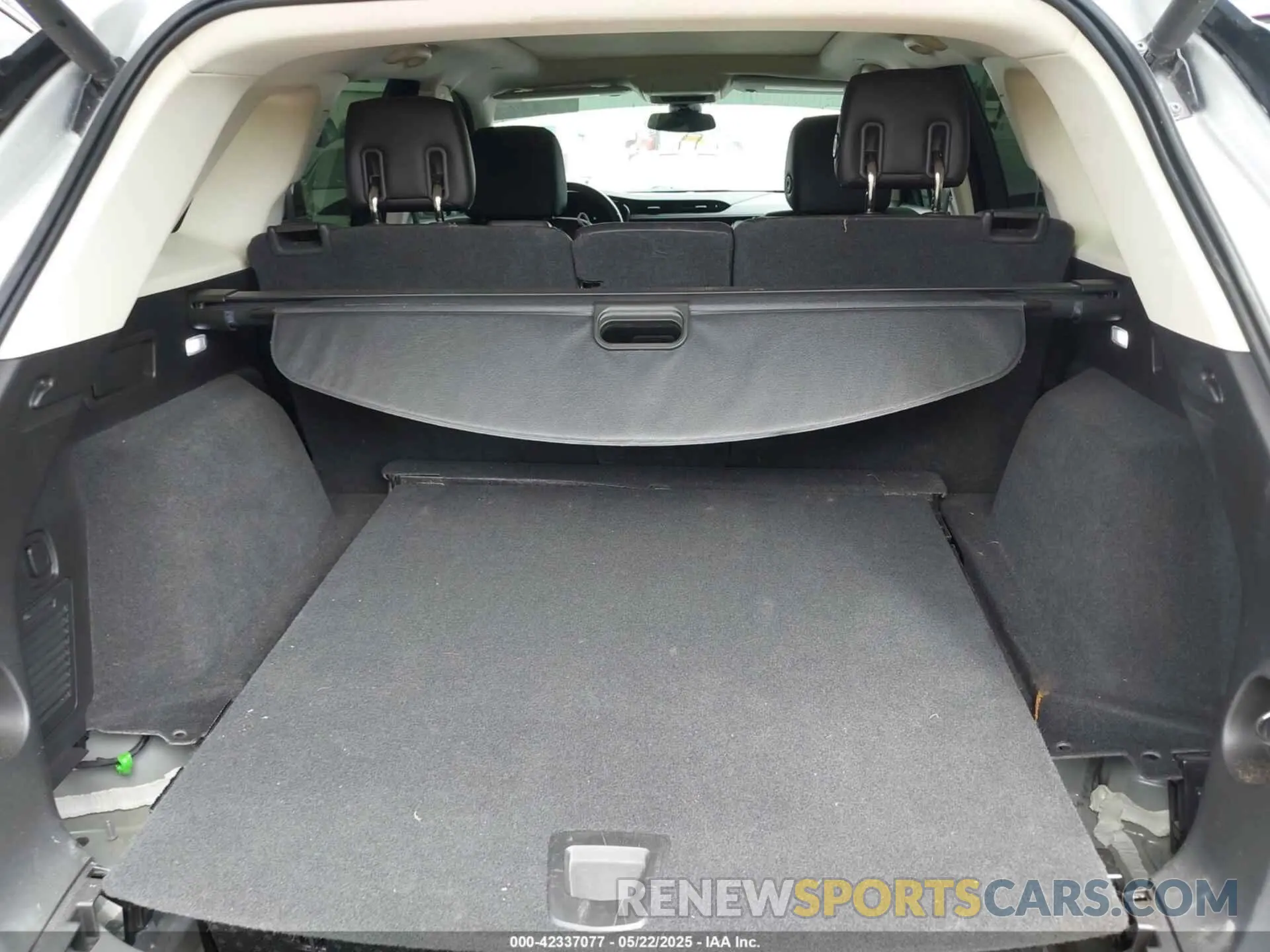 18 Photograph of a damaged car 1GYKNDRS7KZ239737 CADILLAC XT5 2019