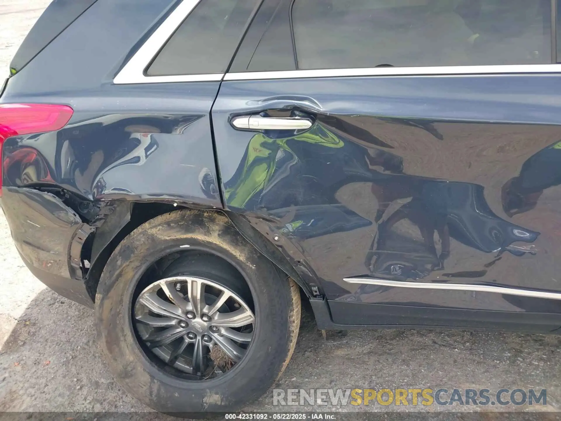 18 Photograph of a damaged car 1GYKNDRSXKZ232989 CADILLAC XT5 2019