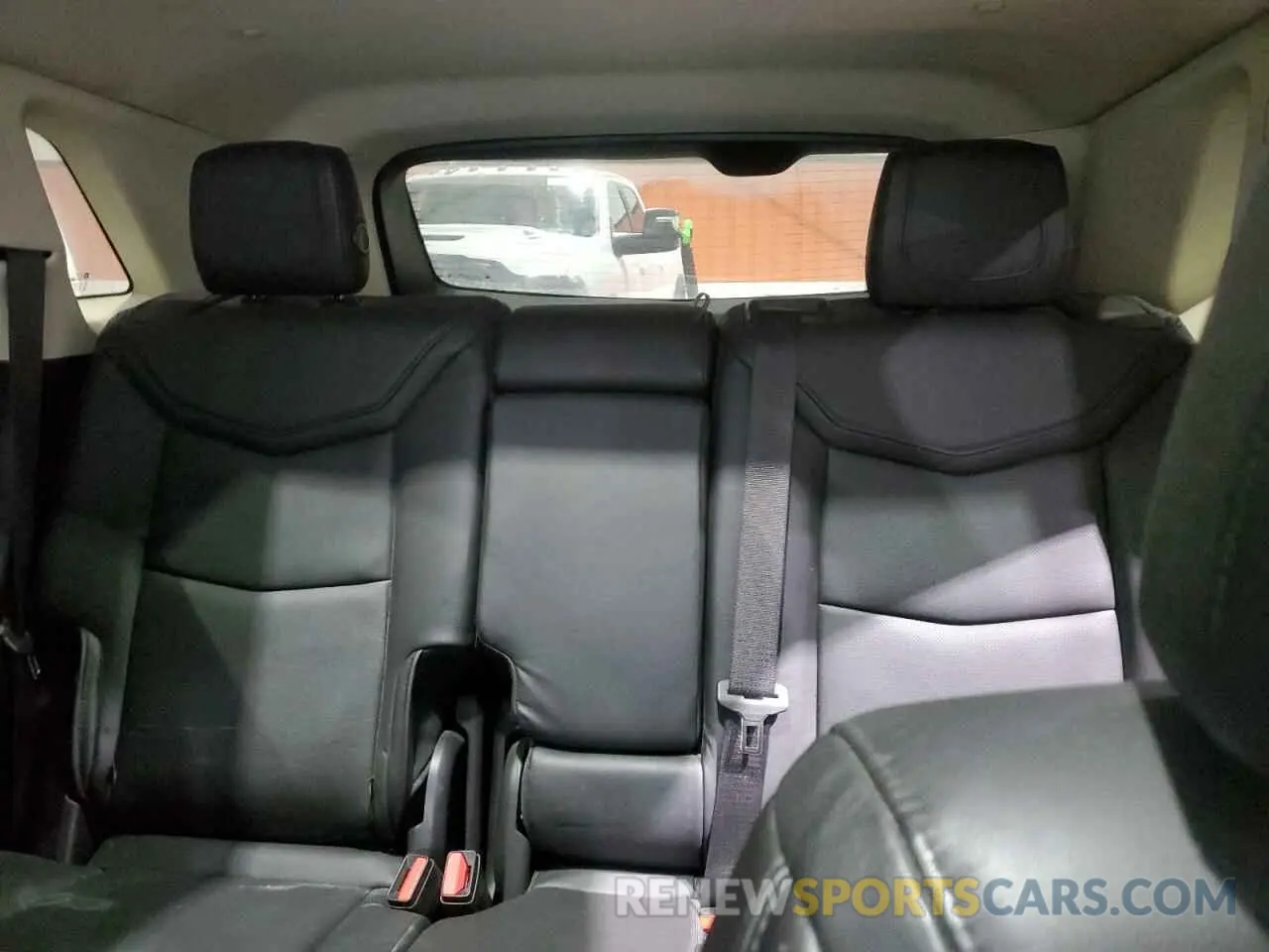 10 Photograph of a damaged car 1GYKNDRSXKZ238002 CADILLAC XT5 2019