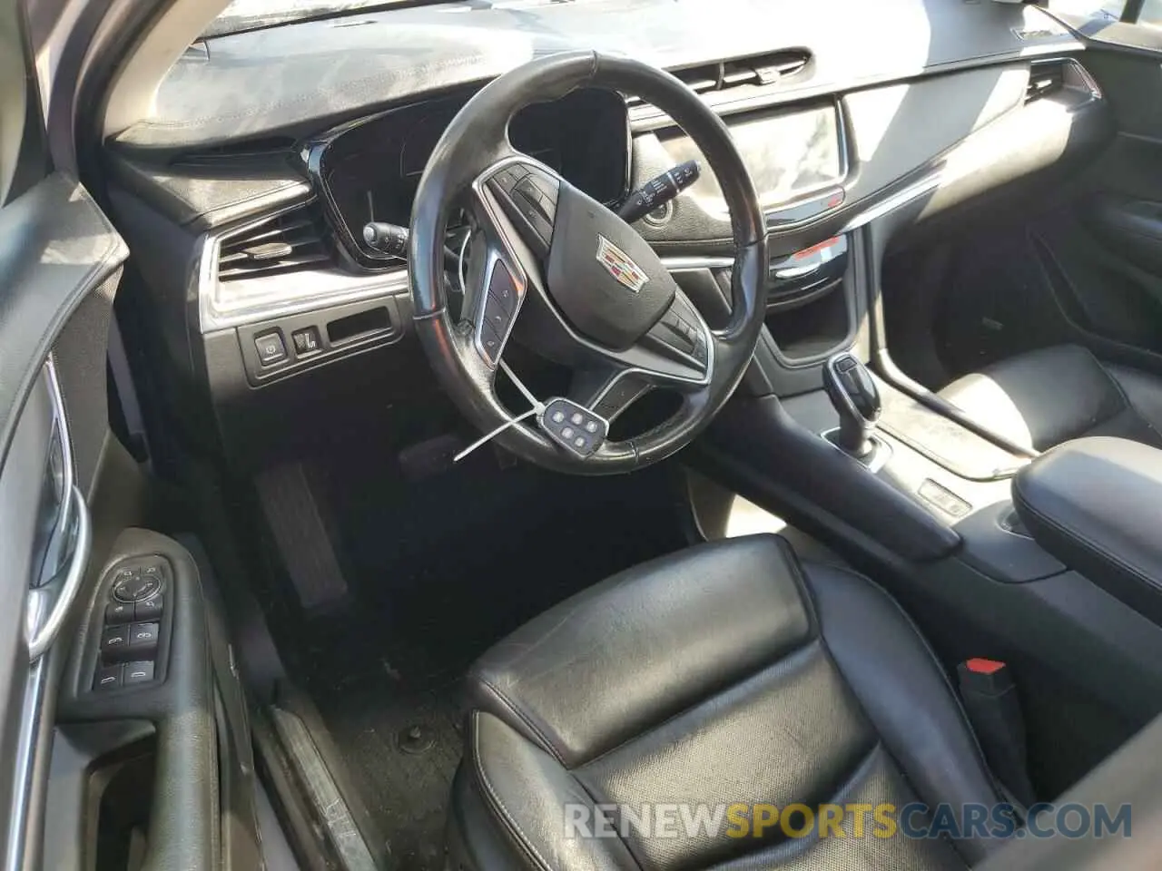 8 Photograph of a damaged car 1GYKNERS5KZ235627 CADILLAC XT5 2019