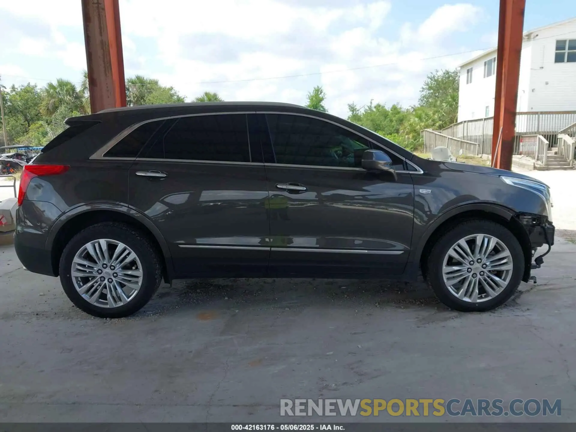 14 Photograph of a damaged car 1GYKNERS9KZ190112 CADILLAC XT5 2019
