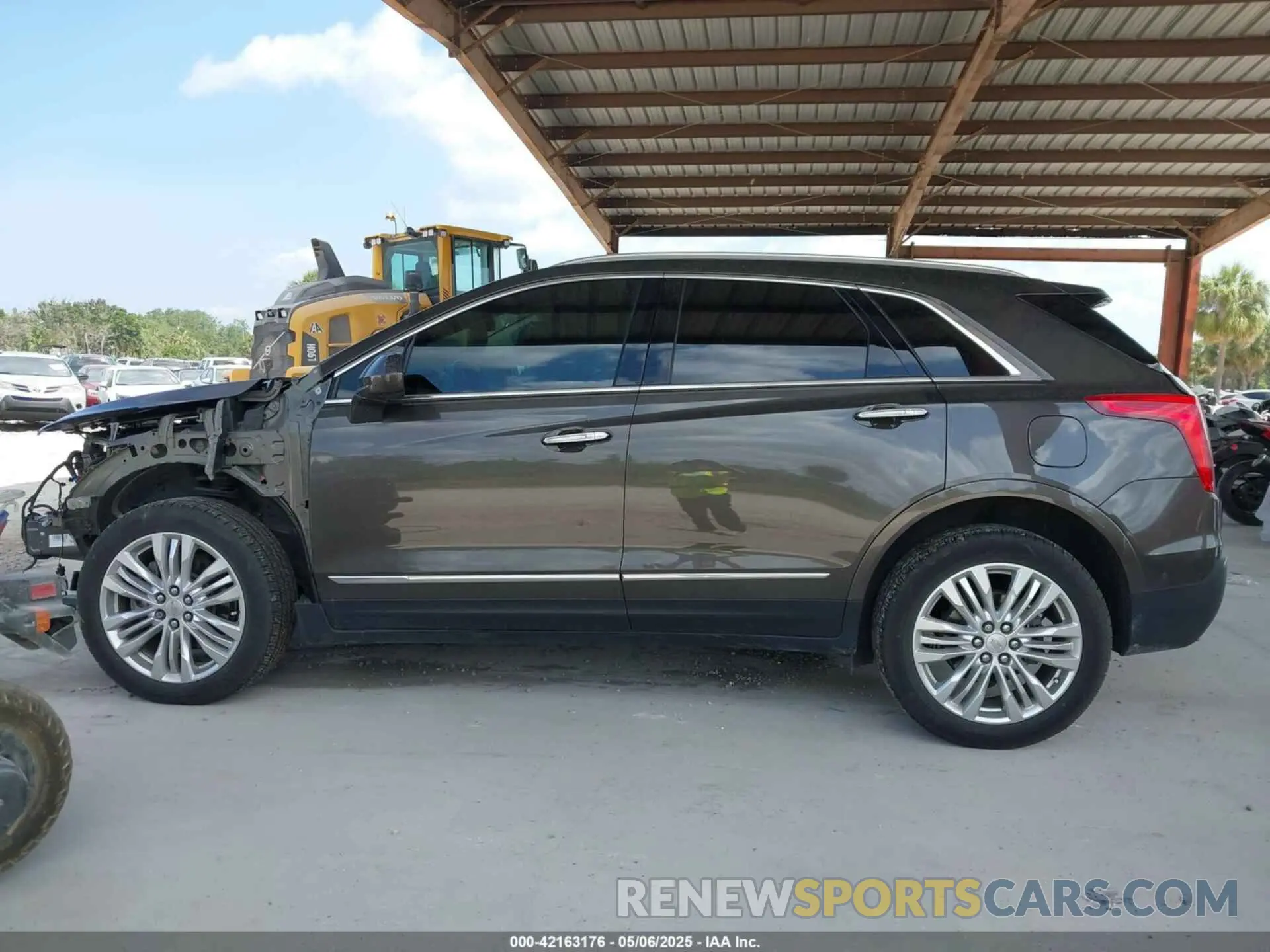 15 Photograph of a damaged car 1GYKNERS9KZ190112 CADILLAC XT5 2019