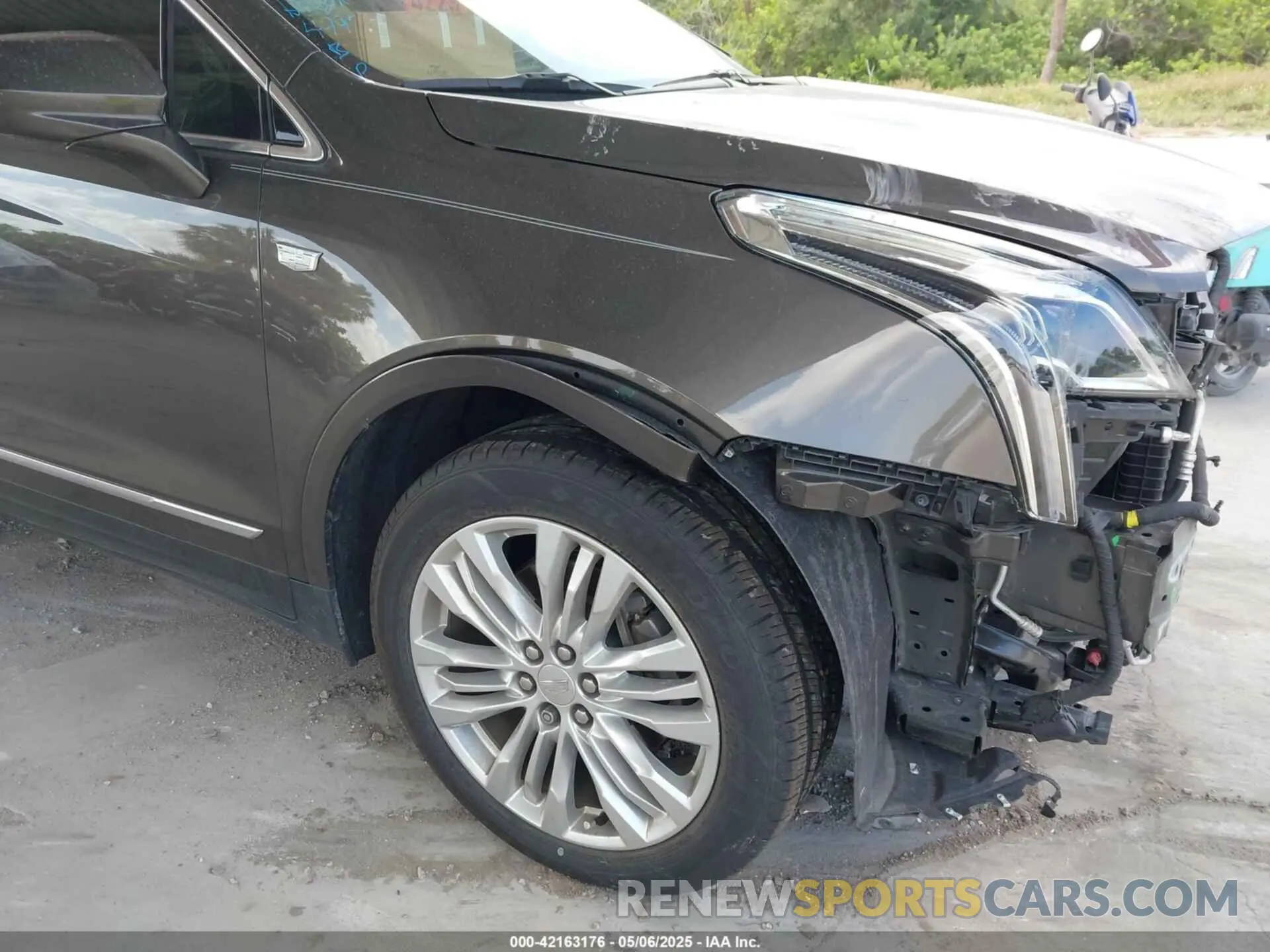20 Photograph of a damaged car 1GYKNERS9KZ190112 CADILLAC XT5 2019