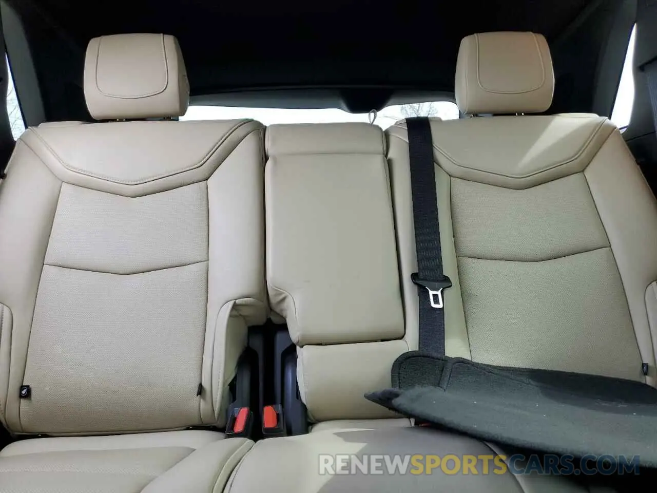 10 Photograph of a damaged car 1GYKNFRS5KZ113260 CADILLAC XT5 2019