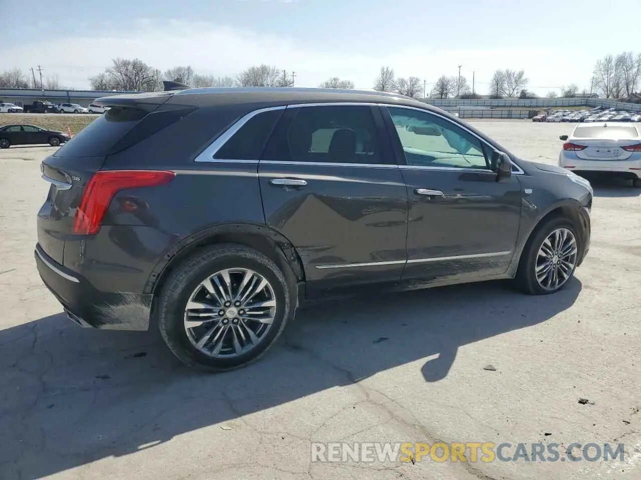 3 Фотография поврежденного автомобиля 1GYKNFRS6KZ172768 CADILLAC XT5 2019