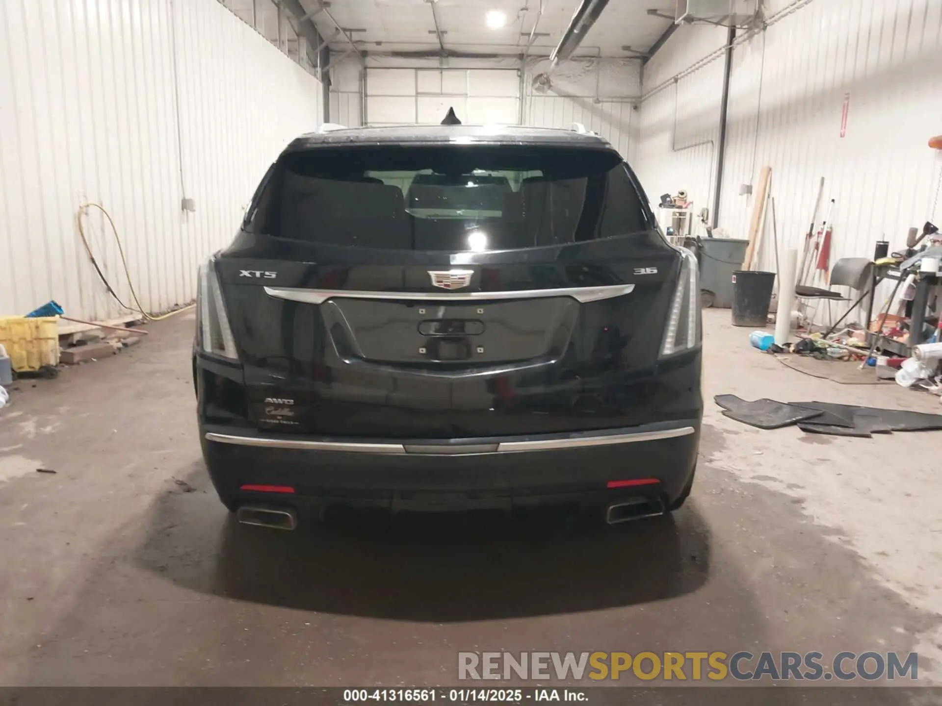 17 Photograph of a damaged car 1GYKNFRSXKZ189590 CADILLAC XT5 2019