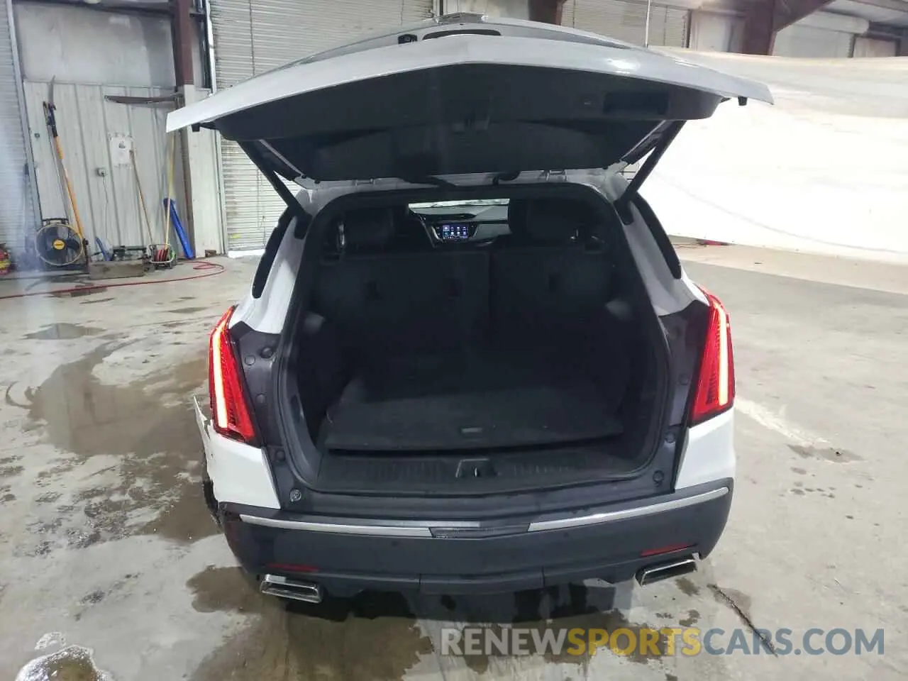 6 Photograph of a damaged car 1GYKNAR42LZ188116 CADILLAC XT5 2020