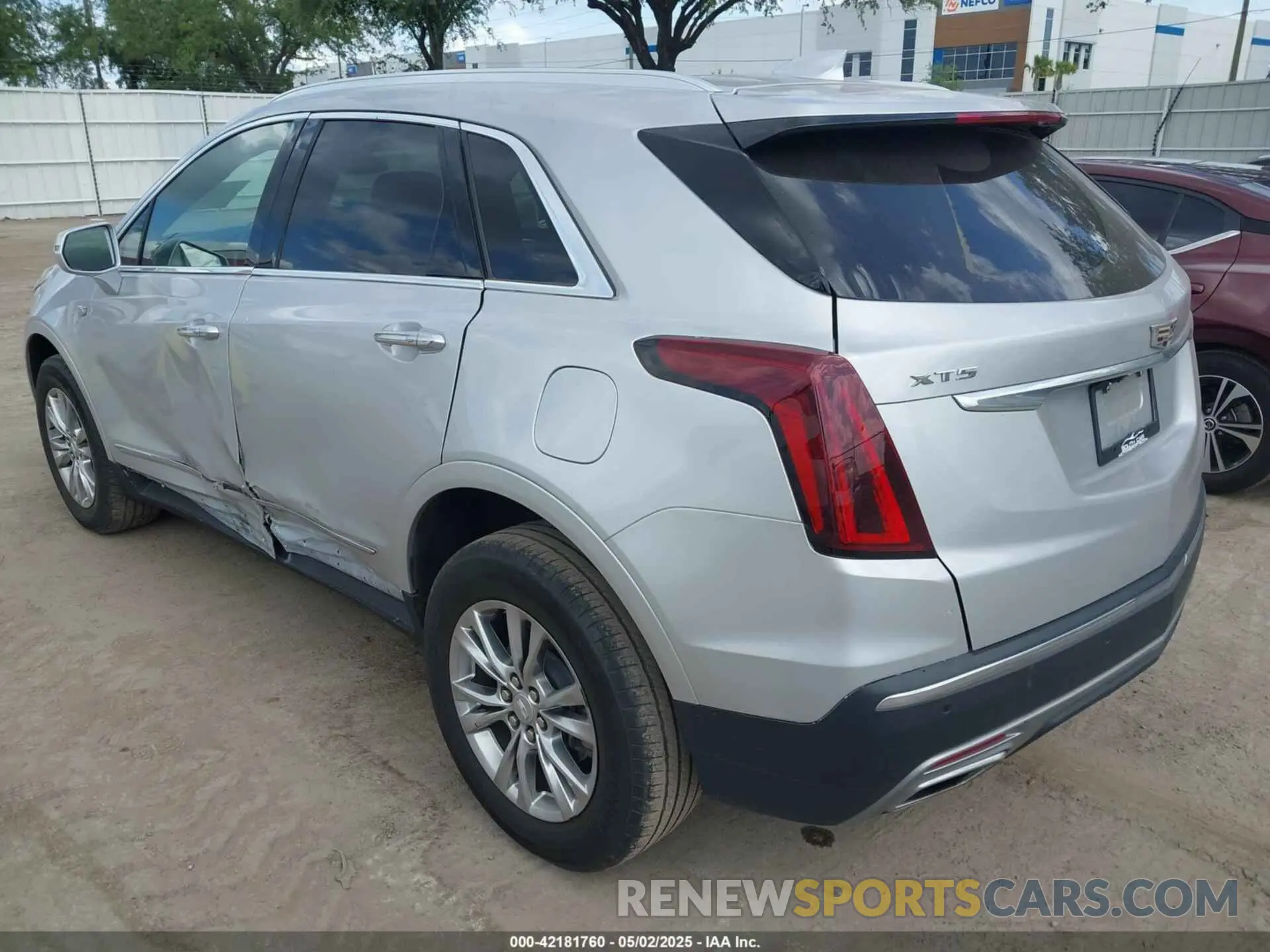 3 Photograph of a damaged car 1GYKNCRS0LZ187525 CADILLAC XT5 2020