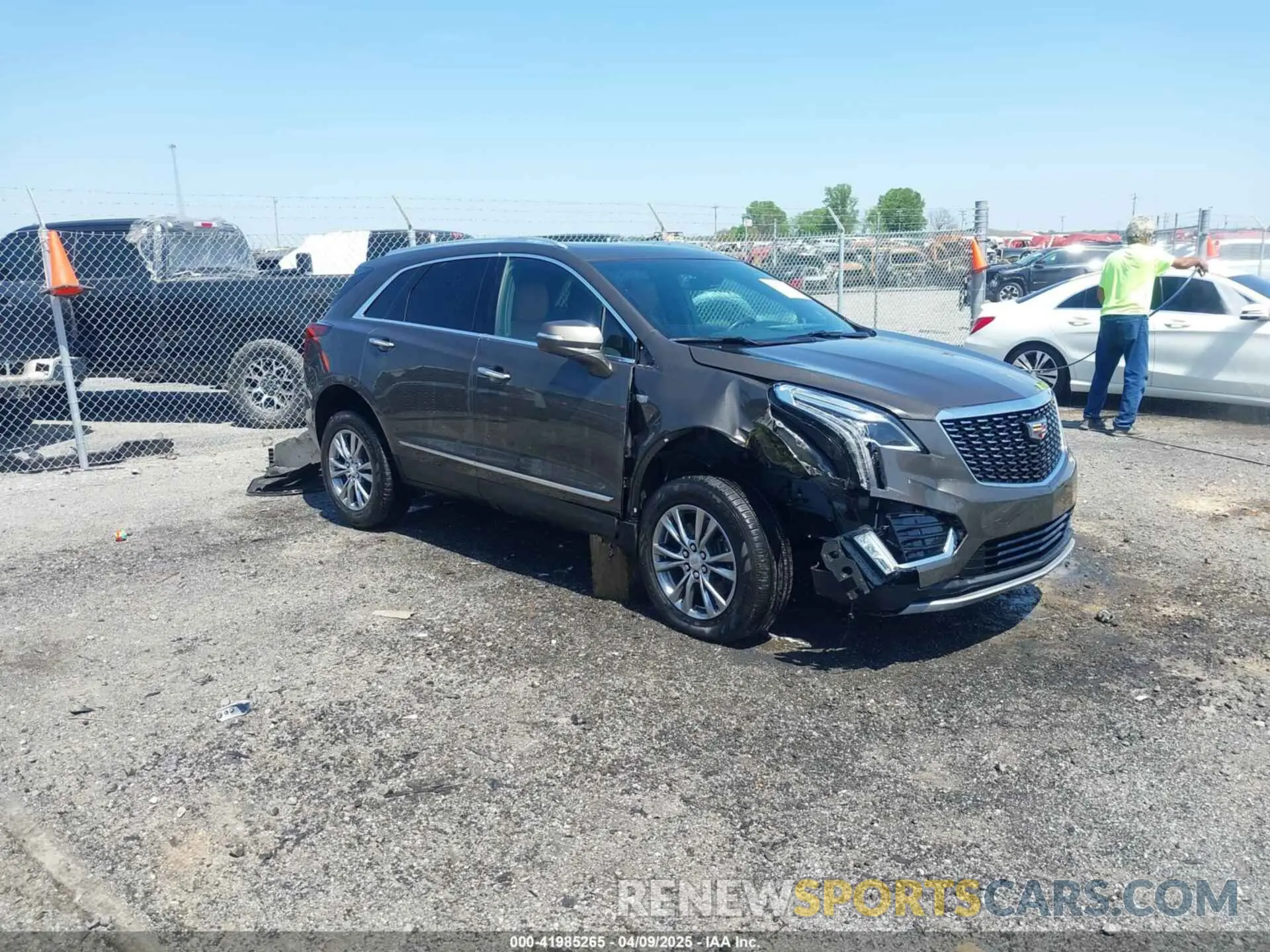 1 Photograph of a damaged car 1GYKNCRS0LZ220006 CADILLAC XT5 2020