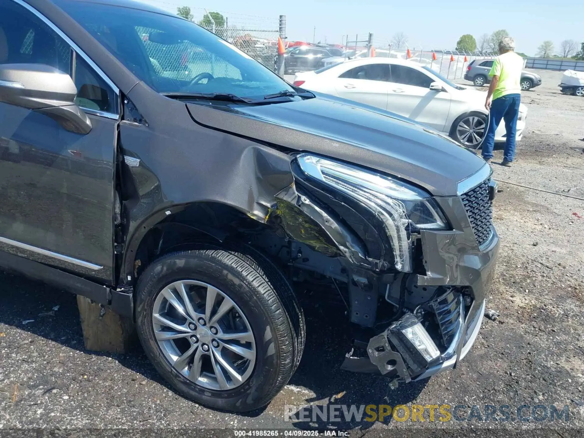 6 Photograph of a damaged car 1GYKNCRS0LZ220006 CADILLAC XT5 2020