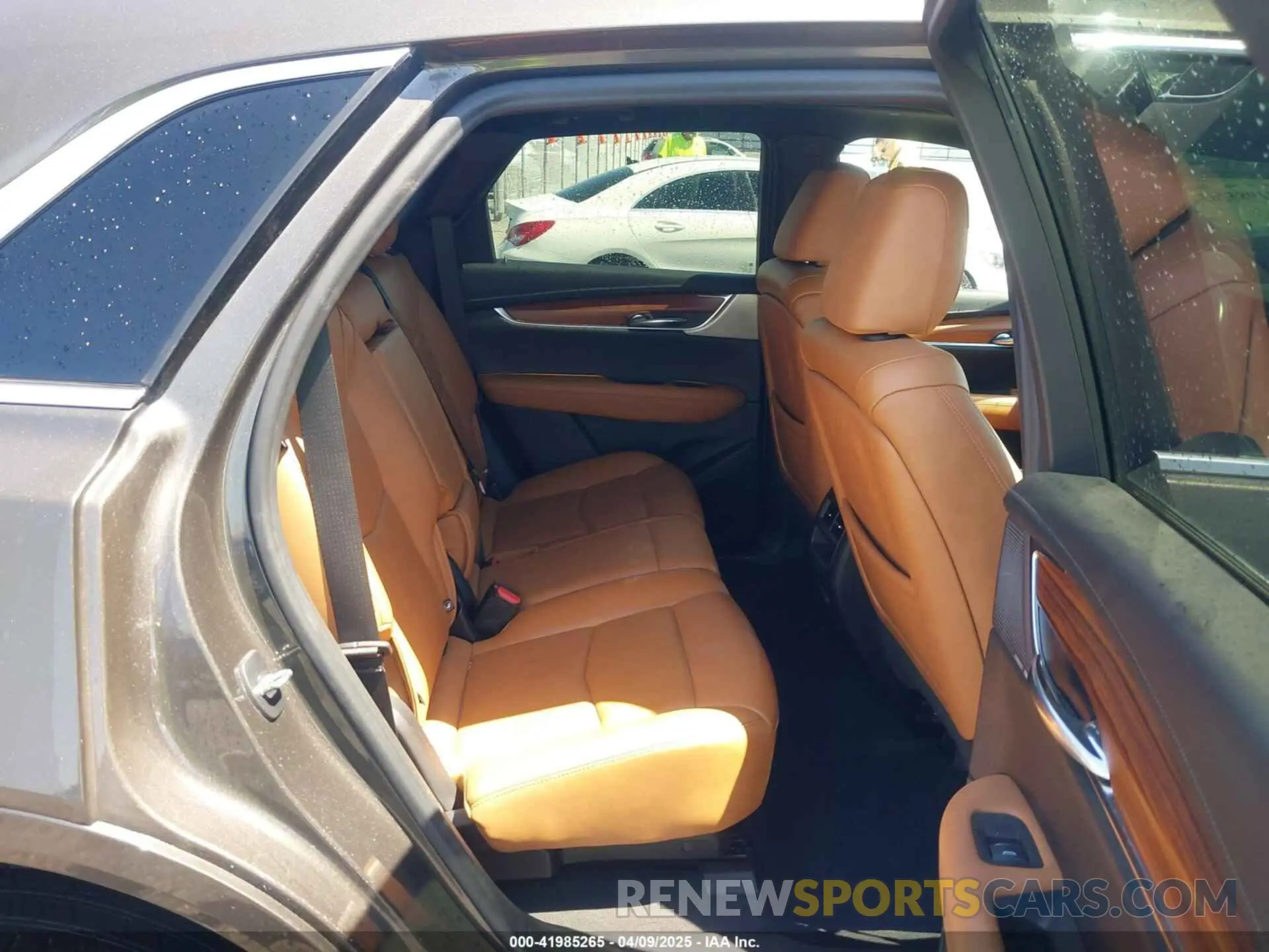 8 Photograph of a damaged car 1GYKNCRS0LZ220006 CADILLAC XT5 2020