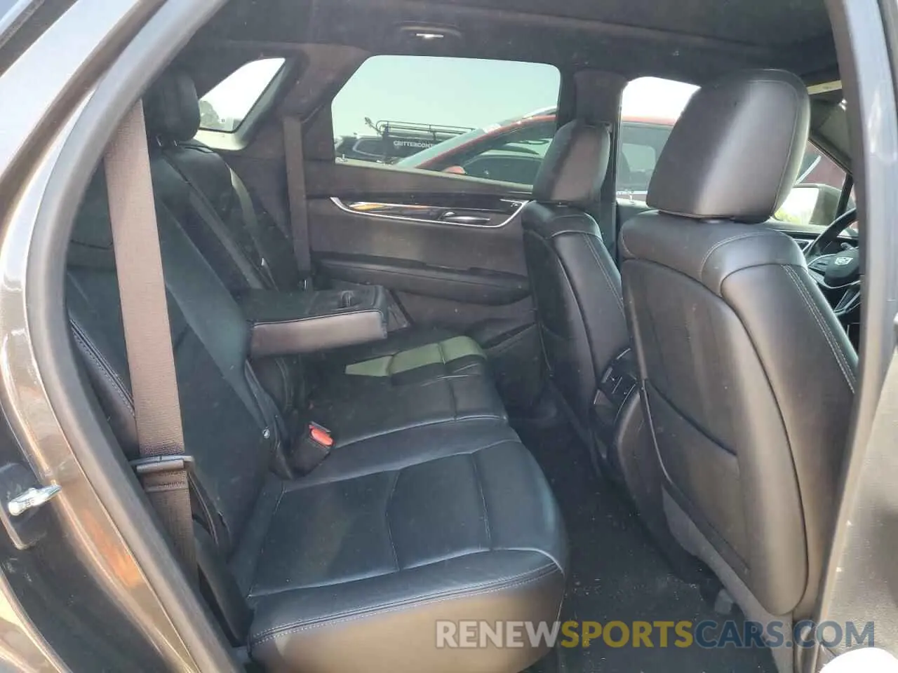 11 Photograph of a damaged car 1GYKNCRS1LZ124949 CADILLAC XT5 2020