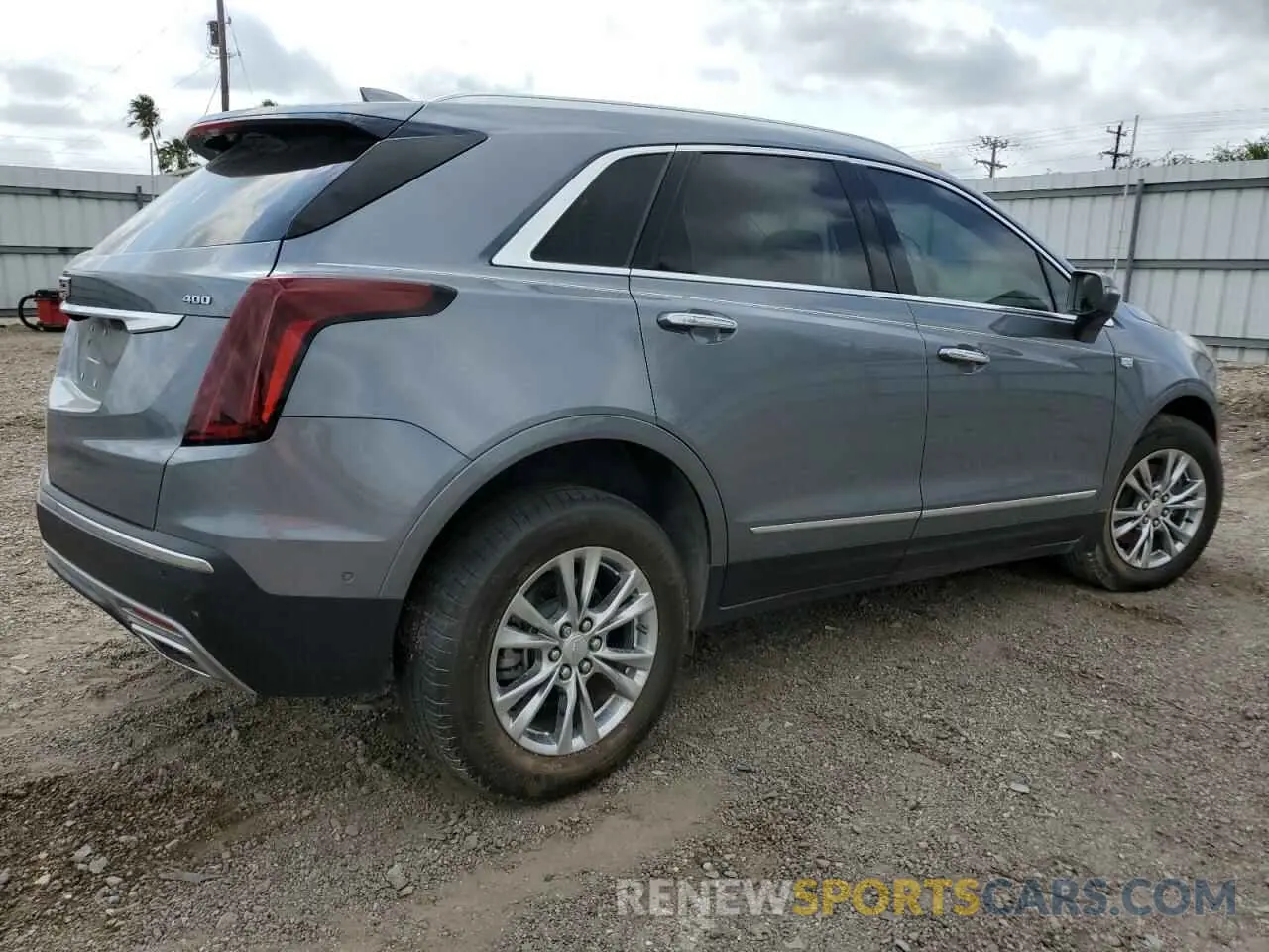 3 Фотография поврежденного автомобиля 1GYKNCRS3LZ190399 CADILLAC XT5 2020