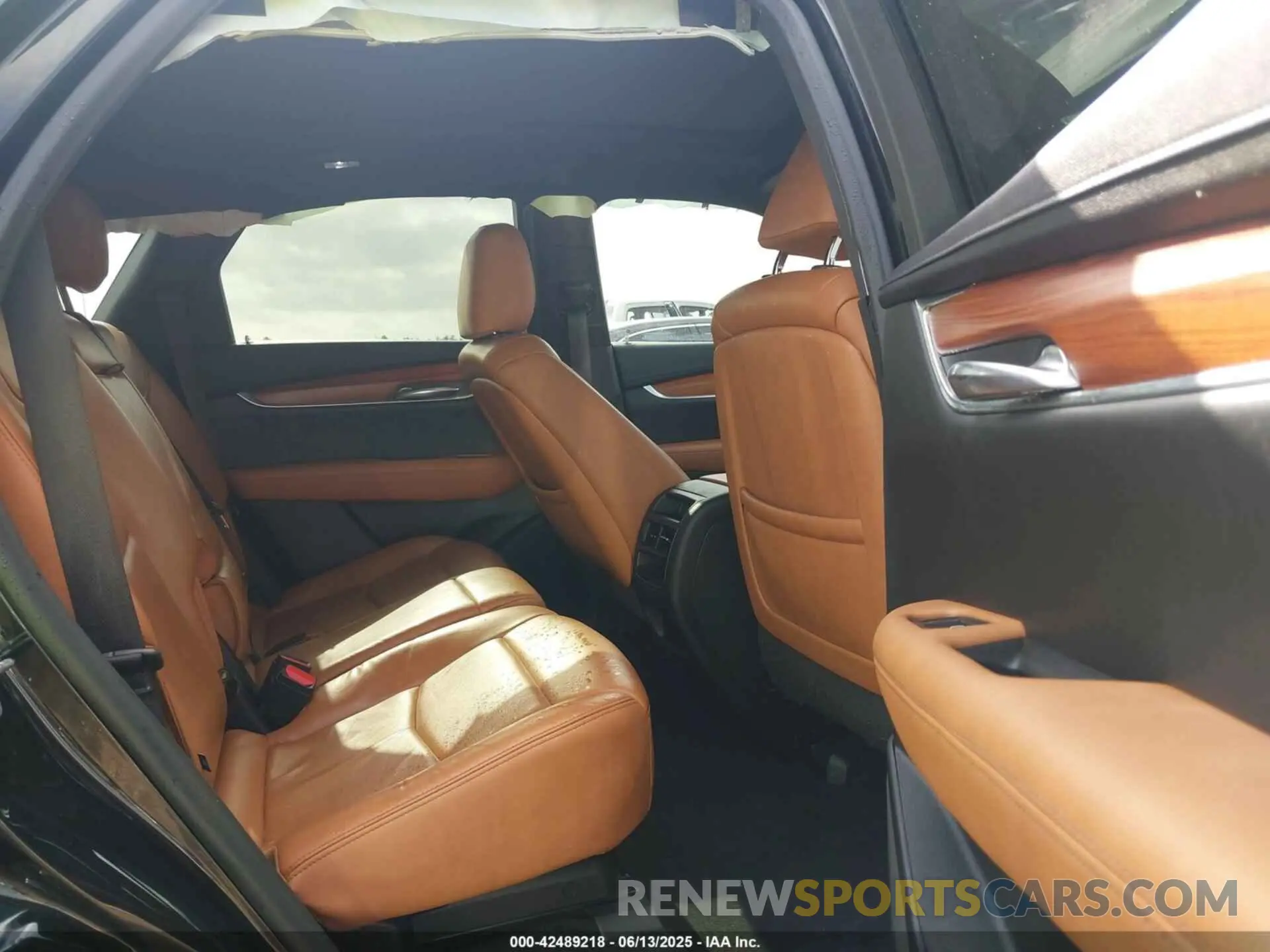 8 Фотография поврежденного автомобиля 1GYKNCRS4LZ190170 CADILLAC XT5 2020