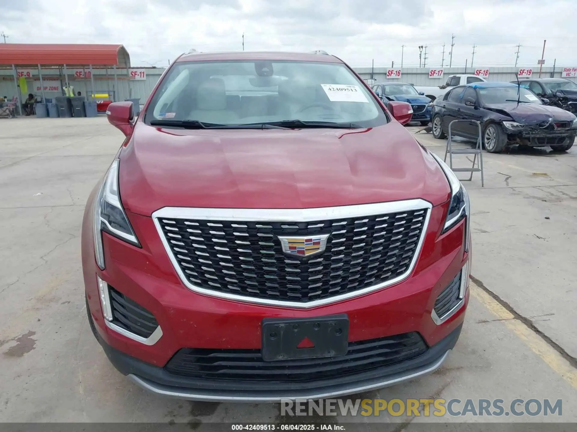 12 Photograph of a damaged car 1GYKNCRS8LZ228516 CADILLAC XT5 2020