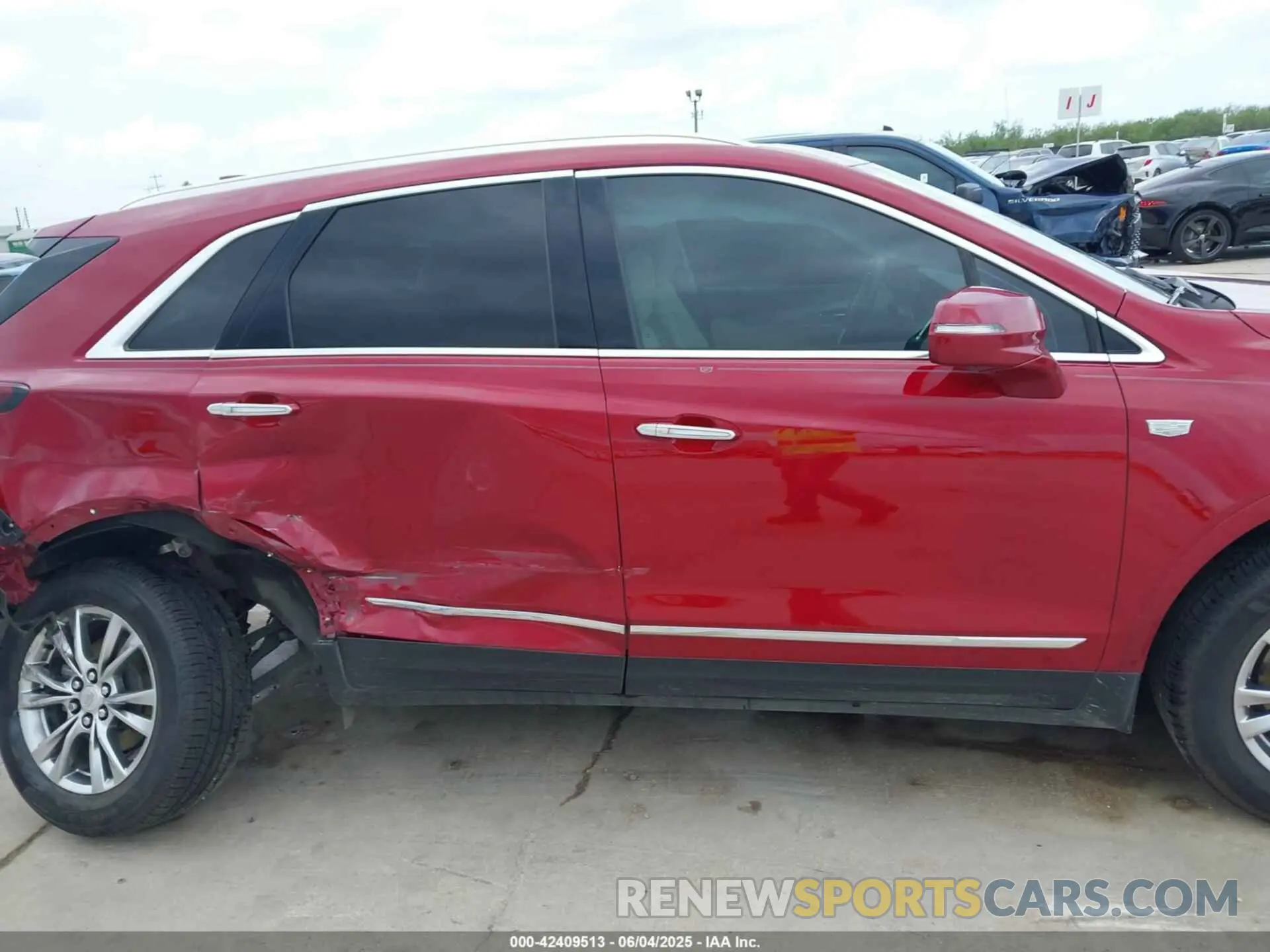 13 Photograph of a damaged car 1GYKNCRS8LZ228516 CADILLAC XT5 2020
