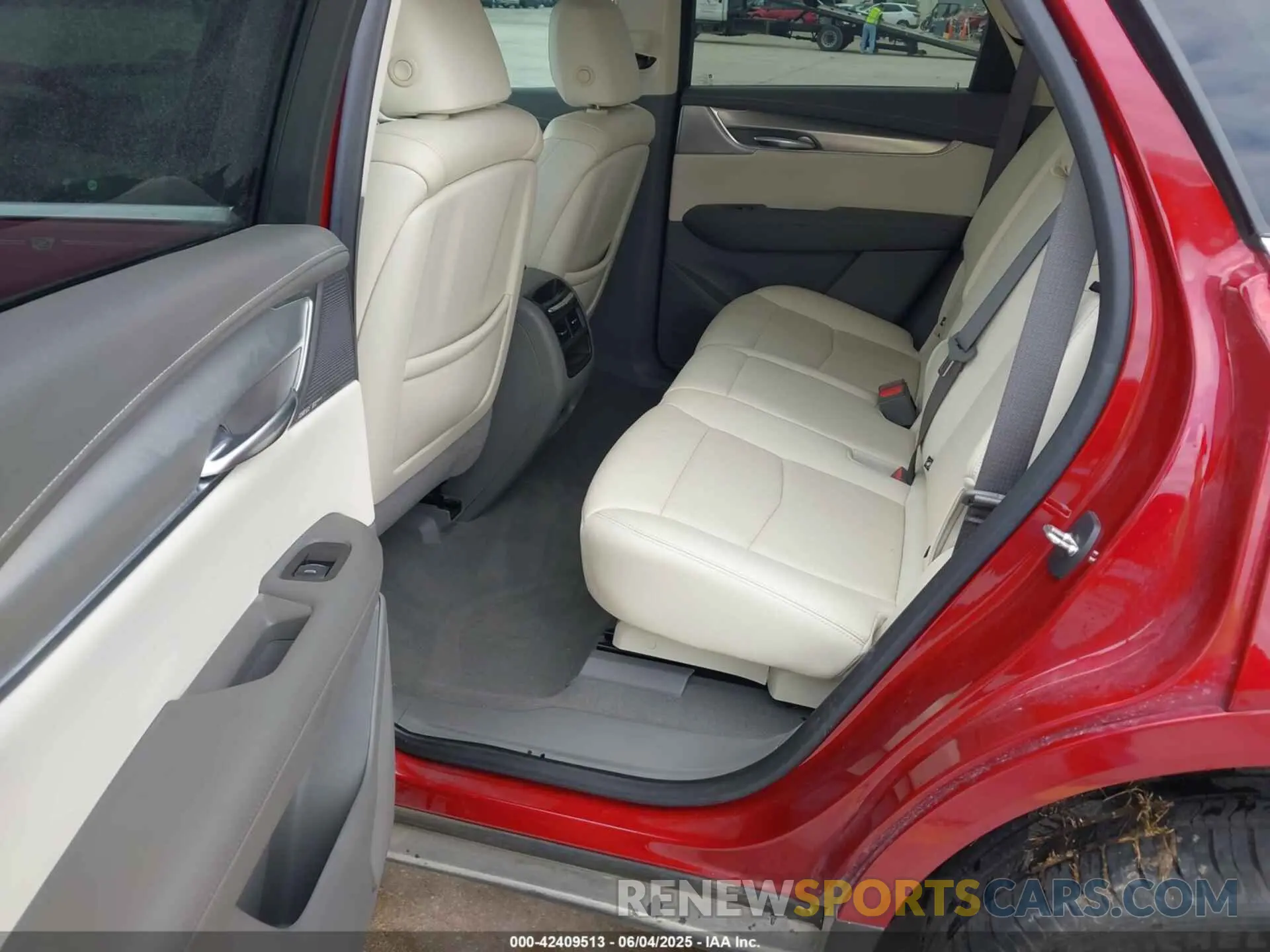 8 Photograph of a damaged car 1GYKNCRS8LZ228516 CADILLAC XT5 2020