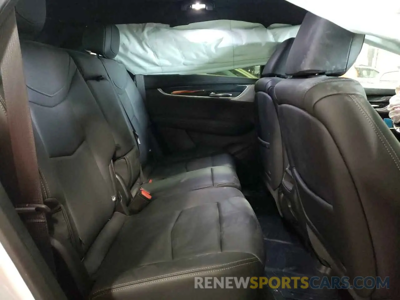 11 Photograph of a damaged car 1GYKNDRS0LZ156510 CADILLAC XT5 2020