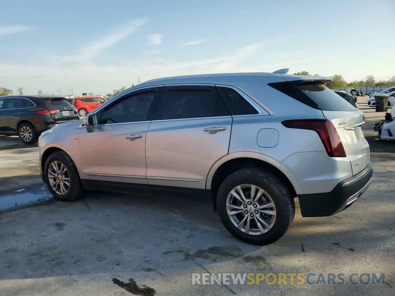 2 Photograph of a damaged car 1GYKNDRS0LZ177633 CADILLAC XT5 2020