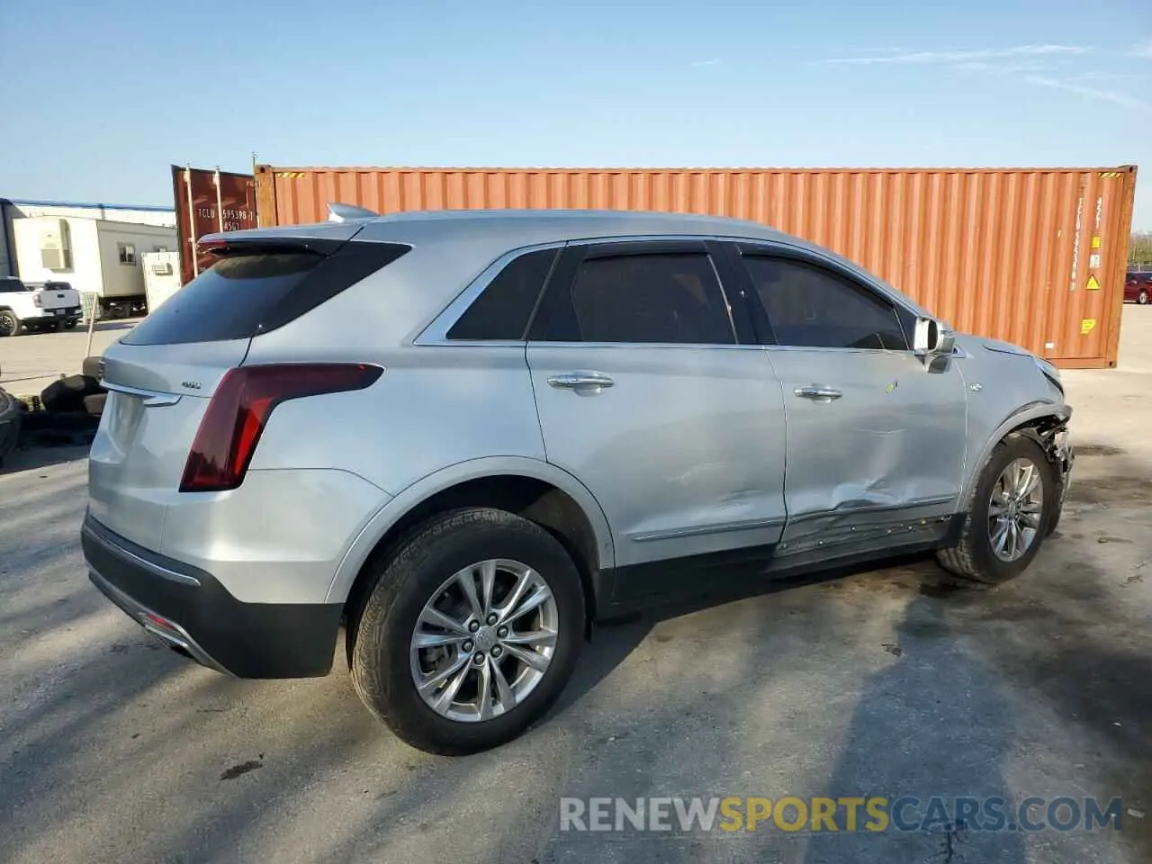 3 Photograph of a damaged car 1GYKNDRS0LZ177633 CADILLAC XT5 2020