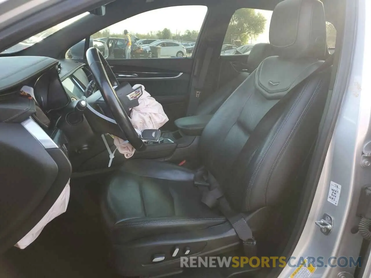 7 Photograph of a damaged car 1GYKNDRS0LZ177633 CADILLAC XT5 2020