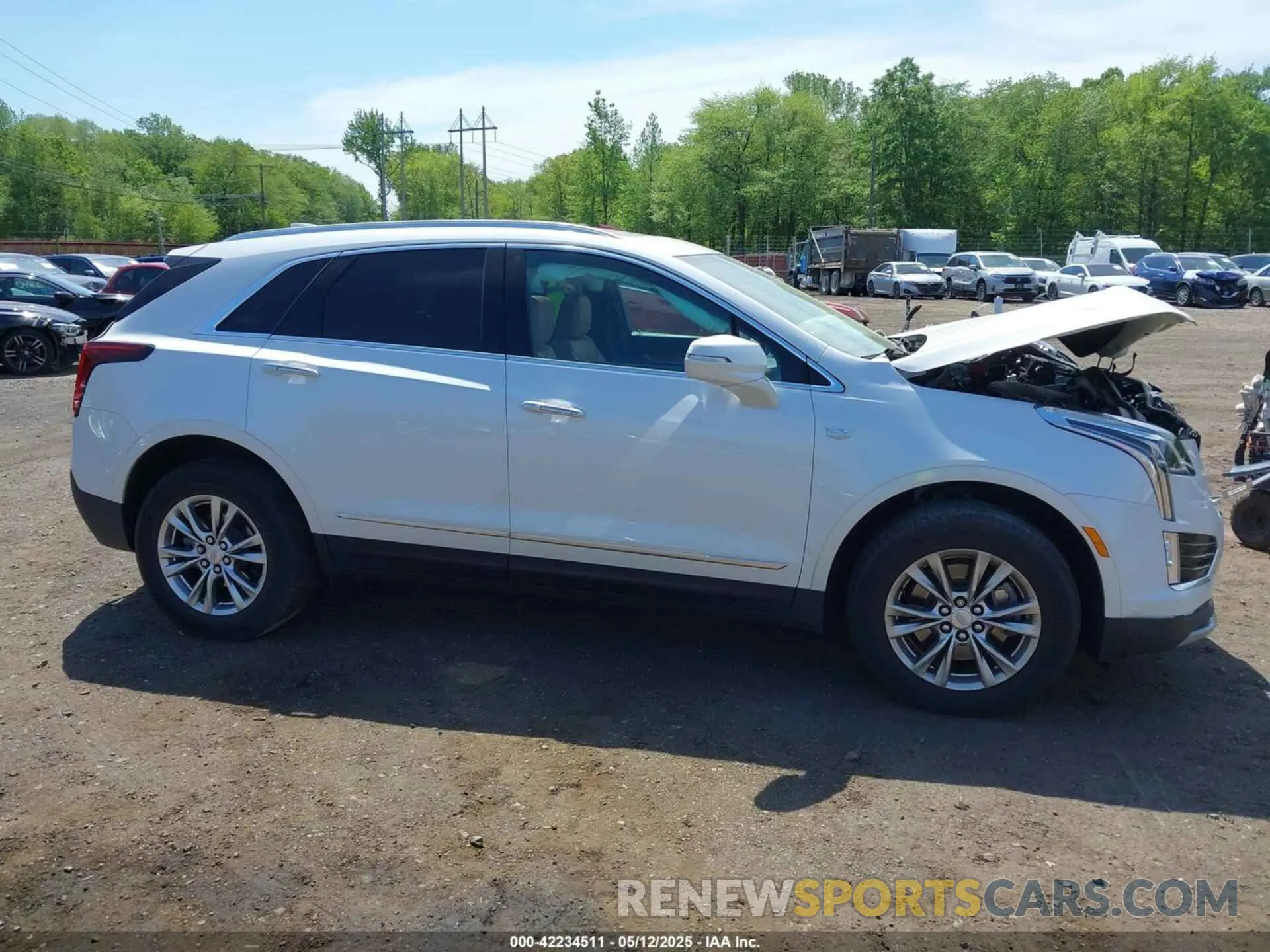 17 Photograph of a damaged car 1GYKNDRS0LZ212137 CADILLAC XT5 2020