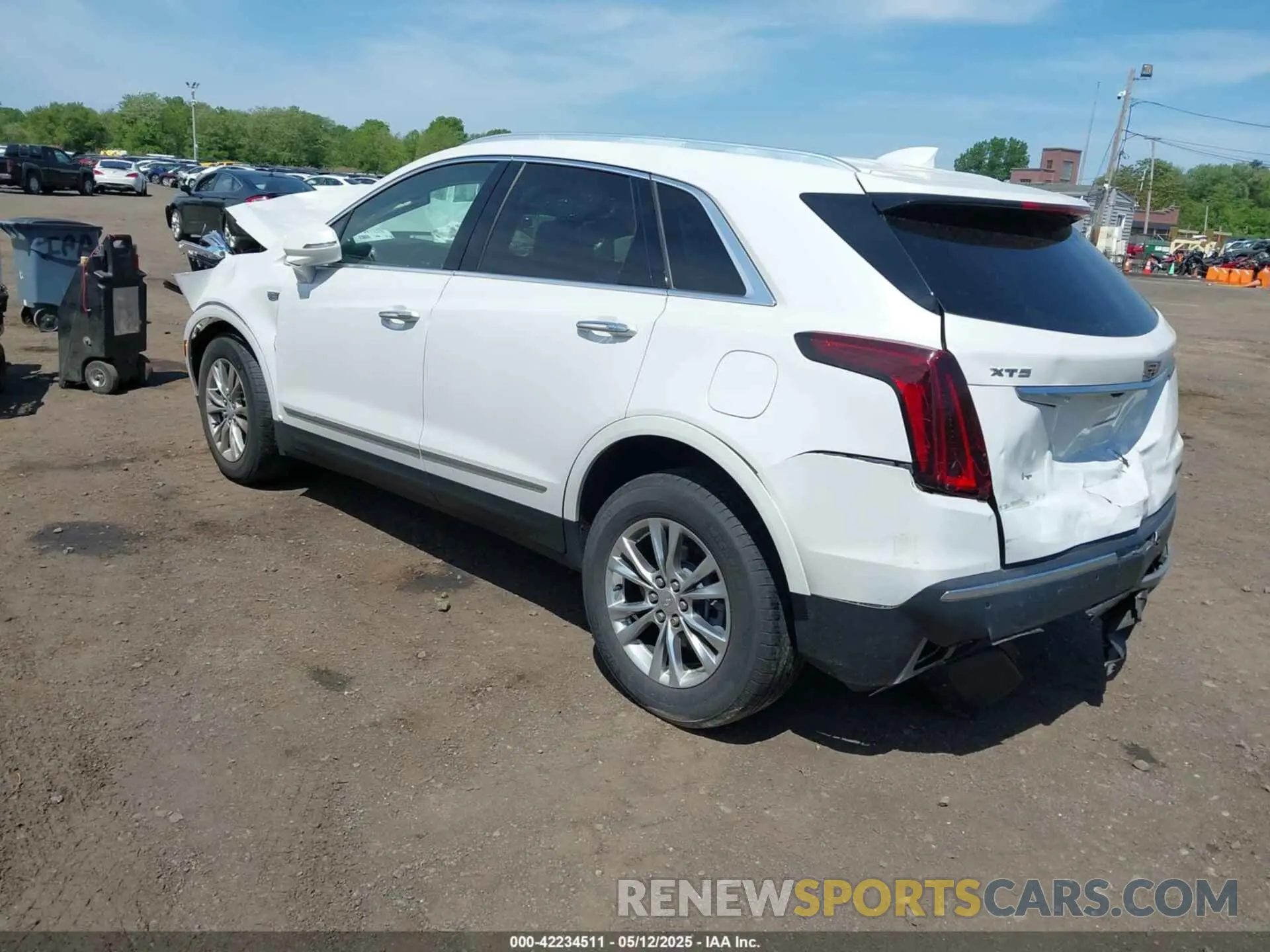 3 Photograph of a damaged car 1GYKNDRS0LZ212137 CADILLAC XT5 2020