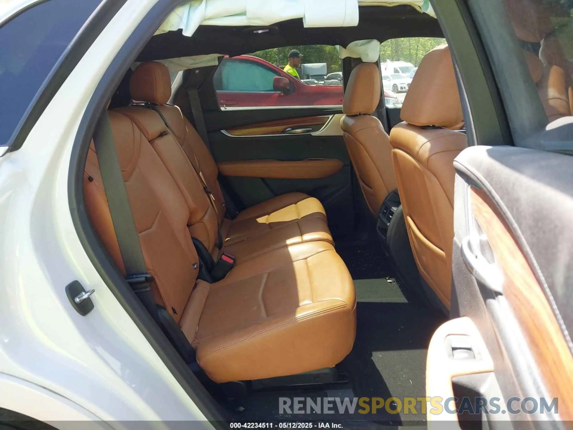 8 Photograph of a damaged car 1GYKNDRS0LZ212137 CADILLAC XT5 2020