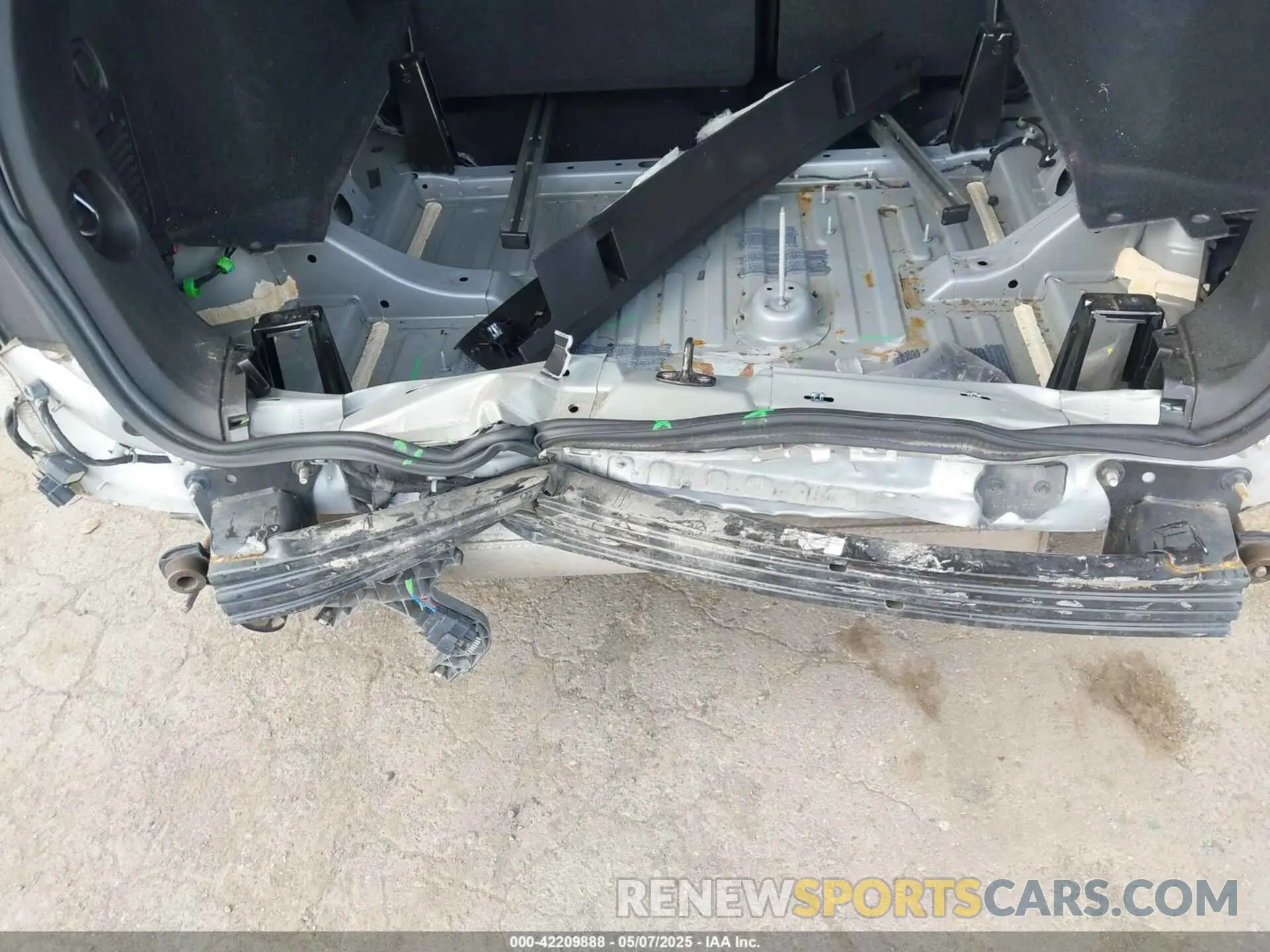 18 Photograph of a damaged car 1GYKNDRS2LZ180789 CADILLAC XT5 2020