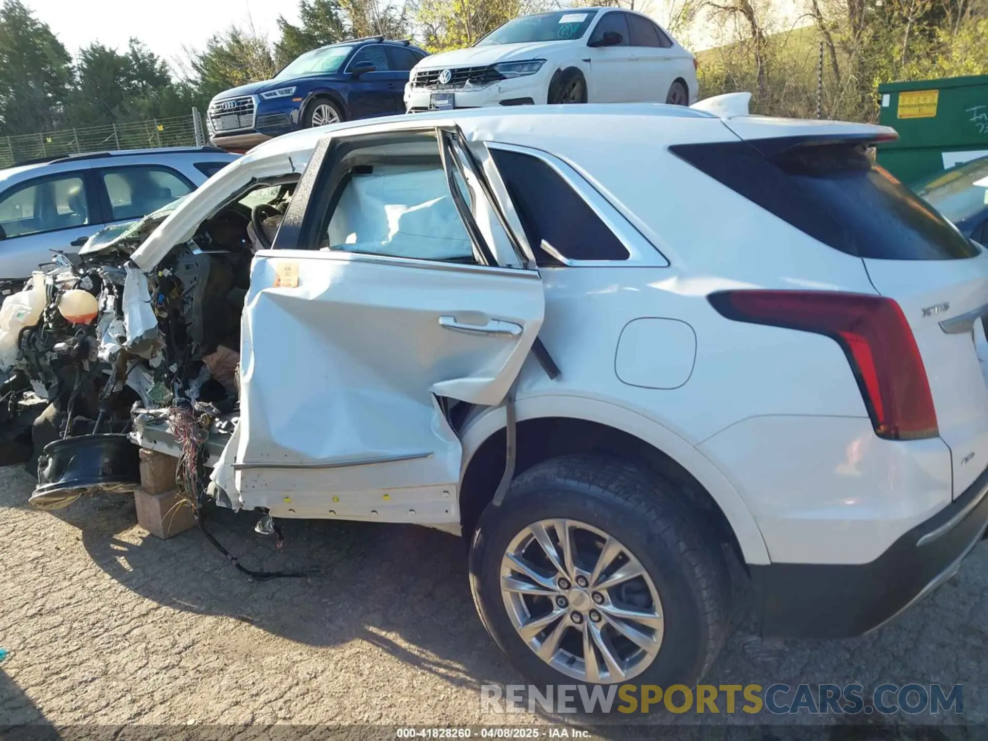14 Photograph of a damaged car 1GYKNDRS2LZ213595 CADILLAC XT5 2020