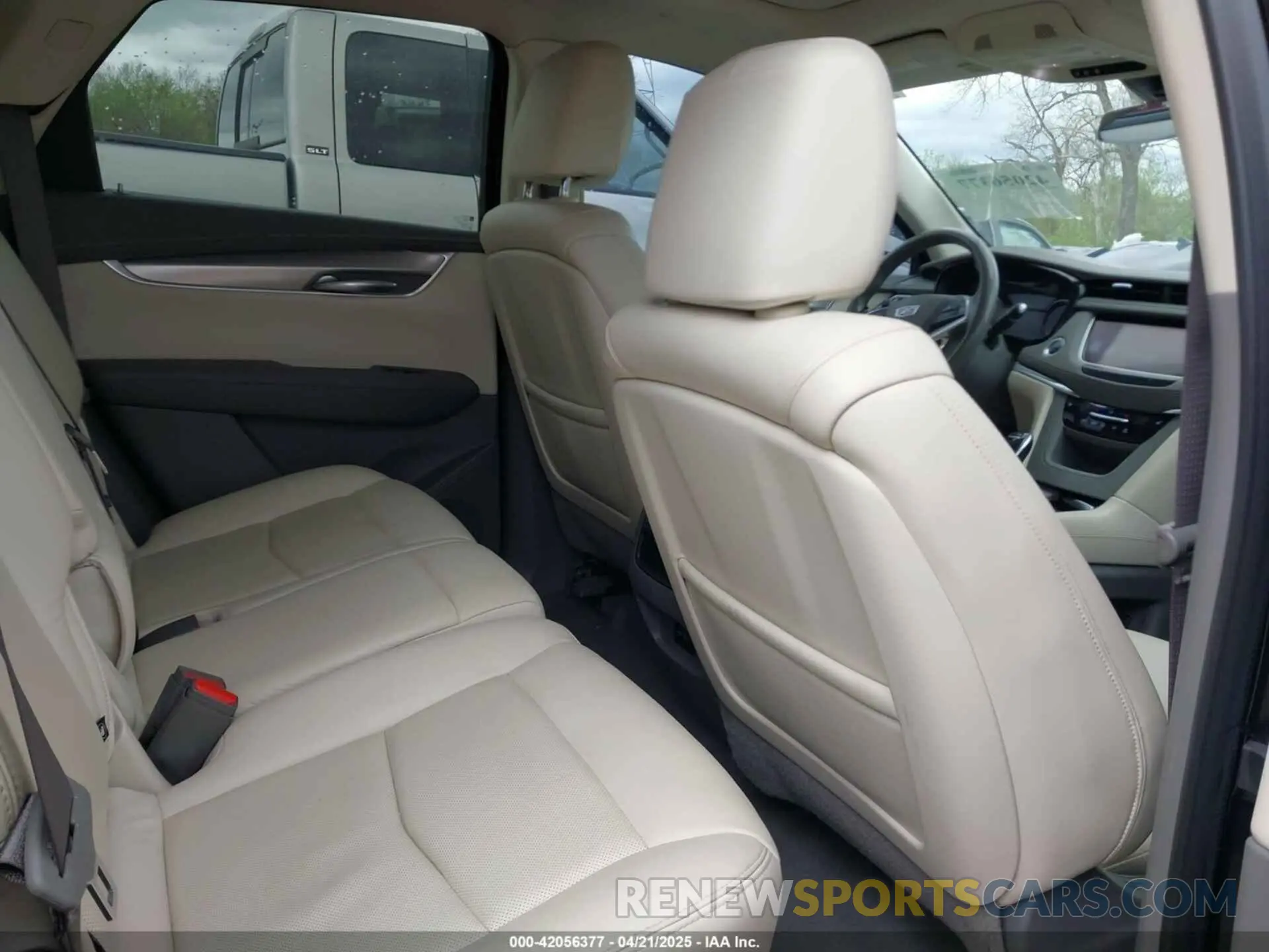 8 Фотография поврежденного автомобиля 1GYKNDRS6LZ134818 CADILLAC XT5 2020