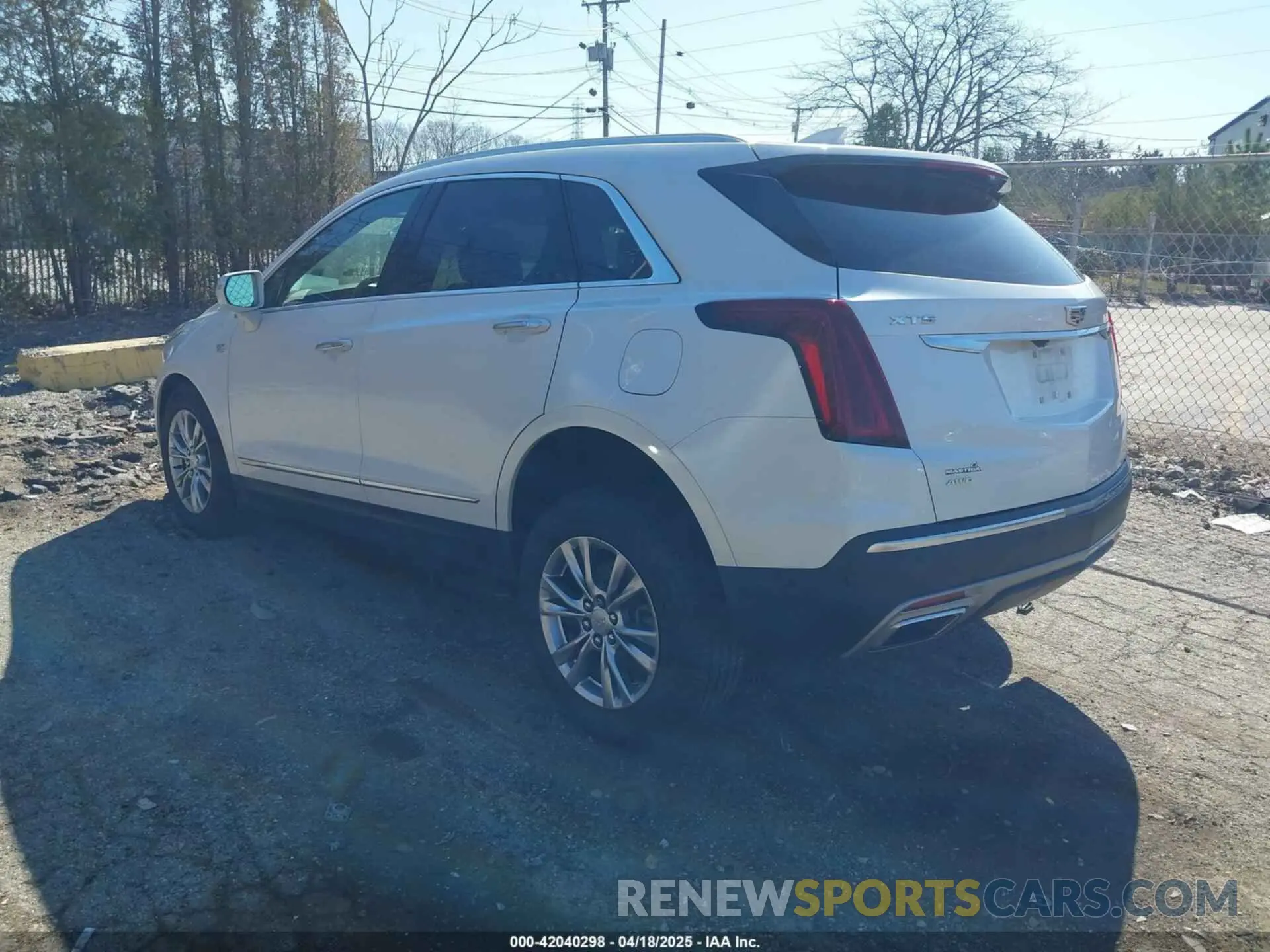3 Photograph of a damaged car 1GYKNDRS7LZ113038 CADILLAC XT5 2020
