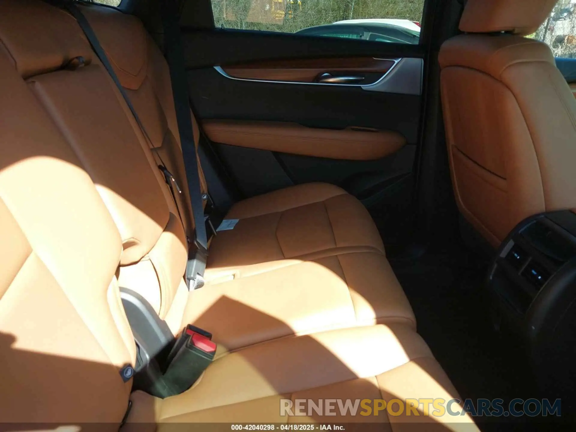 8 Photograph of a damaged car 1GYKNDRS7LZ113038 CADILLAC XT5 2020
