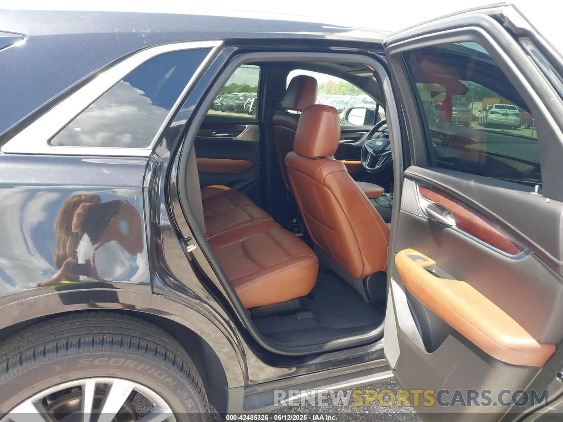 8 Photograph of a damaged car 1GYKNDRS9LZ152374 CADILLAC XT5 2020